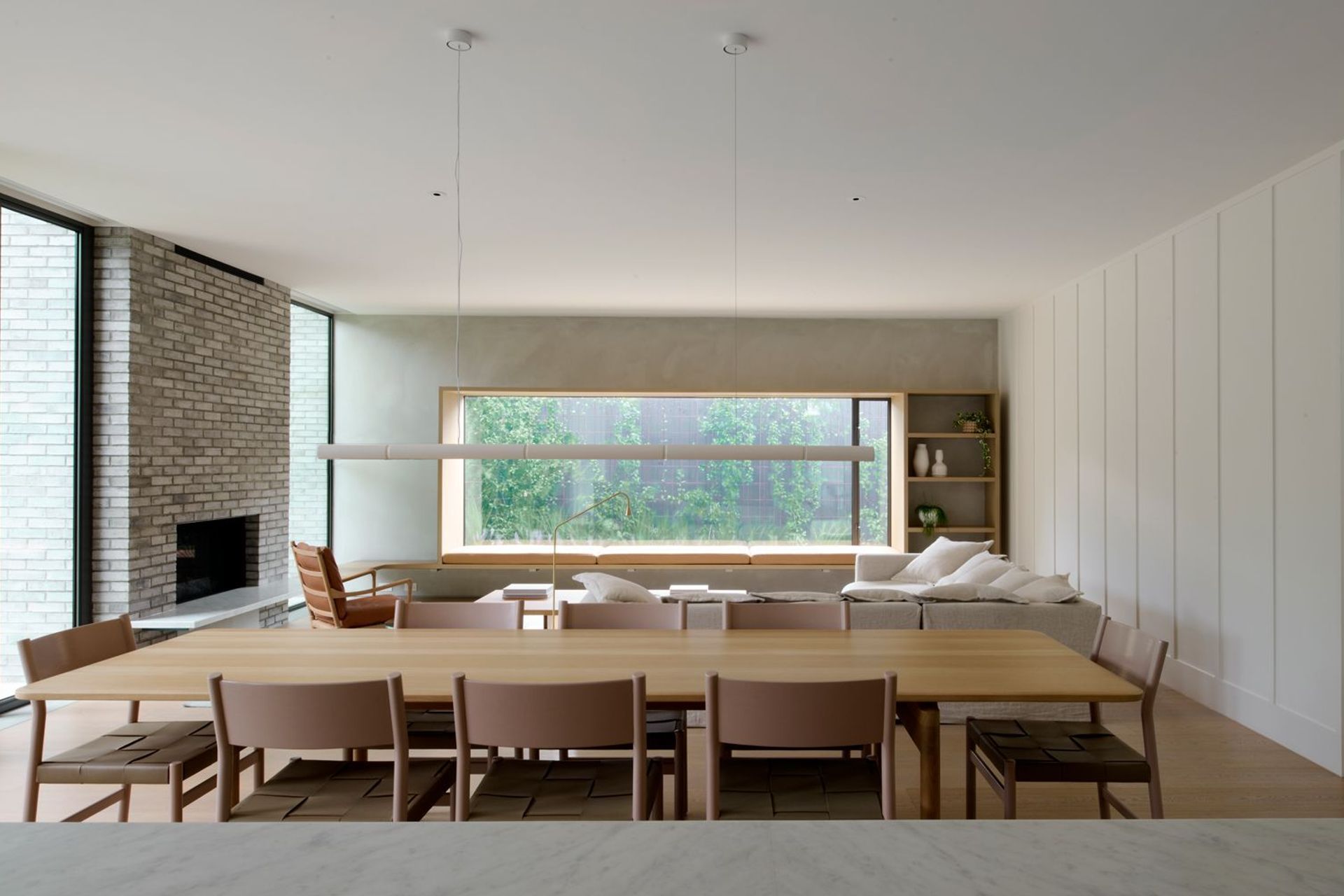 Petersen-D91-bricks-Murumbeena-House-Living.jpg