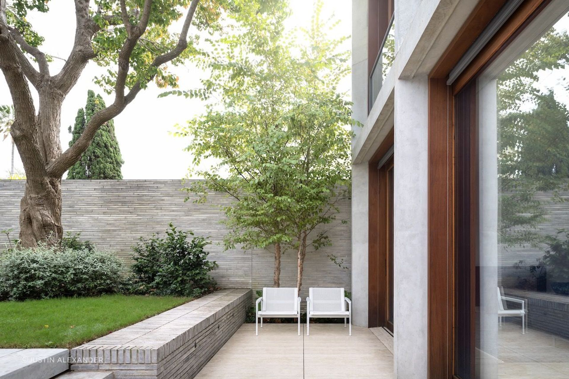 Petersen-K91-bricks-Woollahra-Village-House-coourtyard-side-v2.jpeg