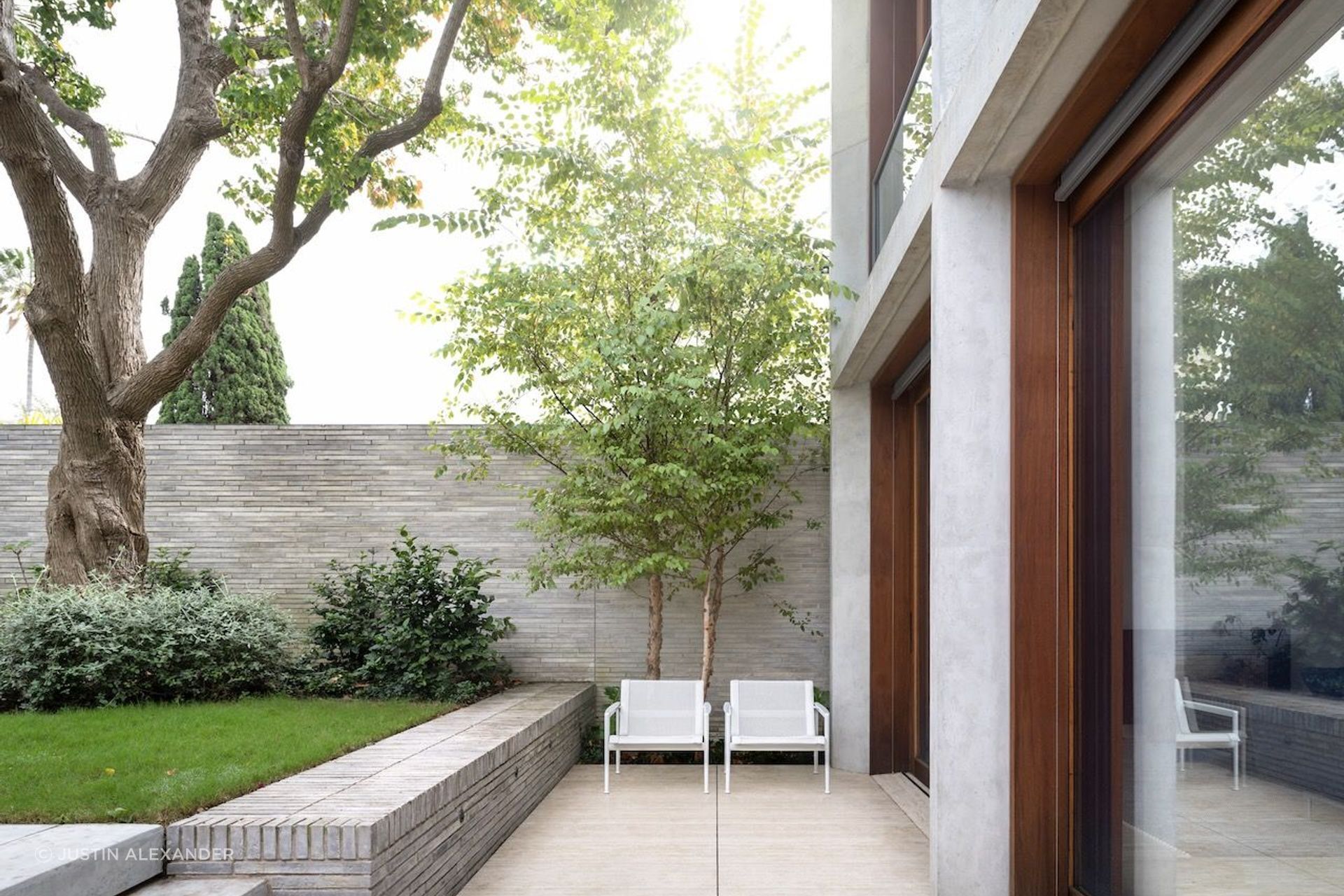 Petersen-K91-bricks-Woollahra-Village-House-coourtyard-side-v2.jpeg