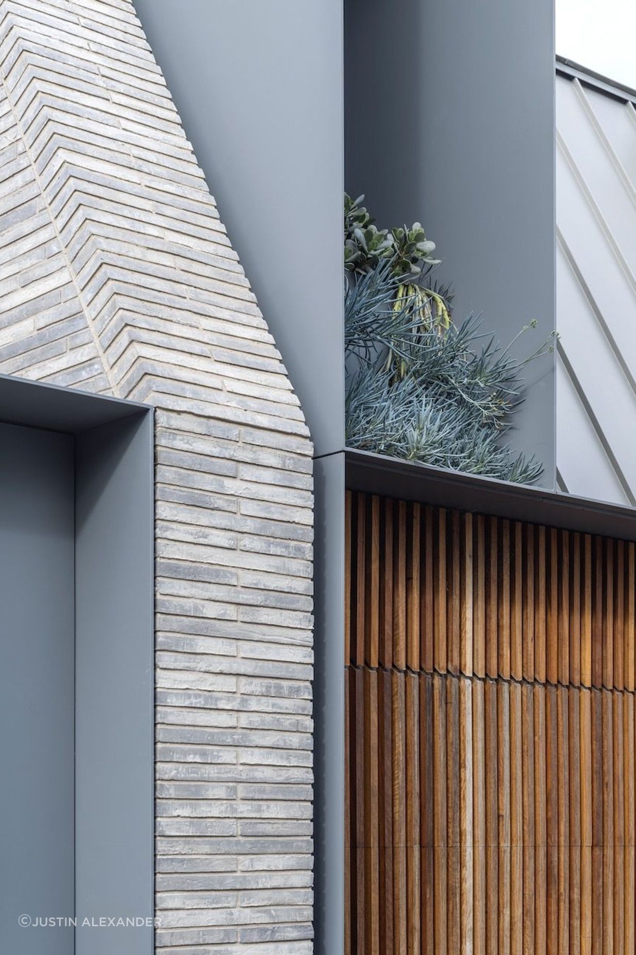 Petersen-K91-bricks-Woollahra-Village-House-flank-wall-detailing.jpeg