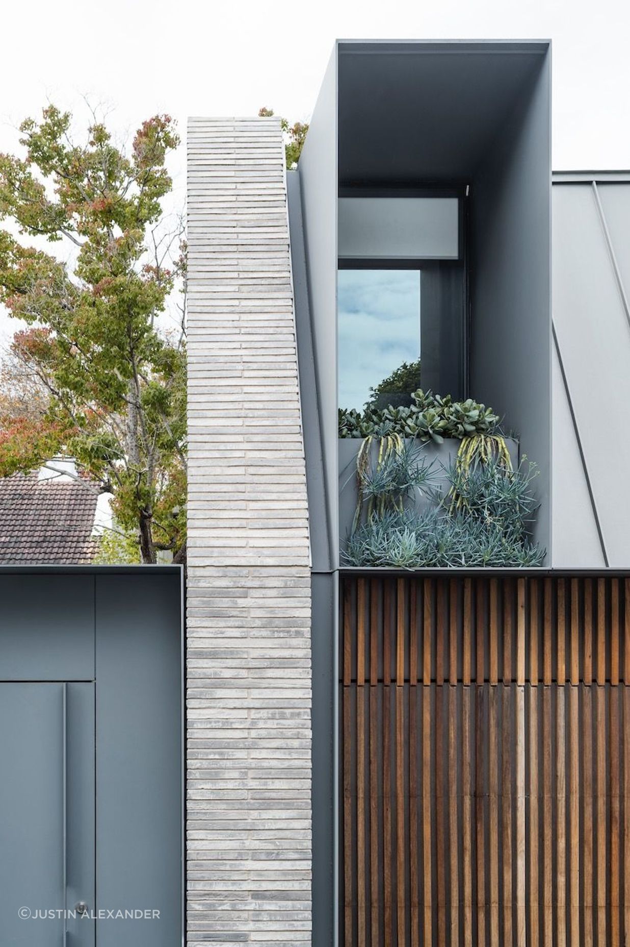 Petersen-K91-bricks-Woollahra-Village-House-rear-laneway-detailing.jpeg