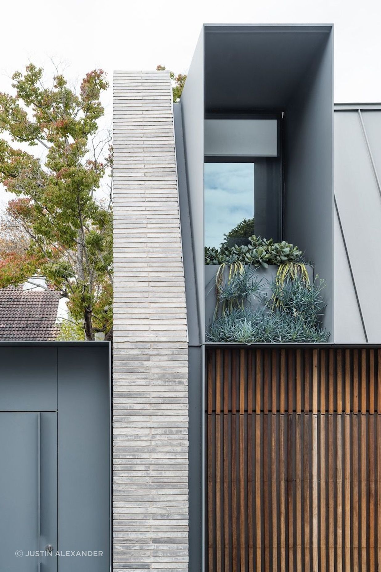 Petersen-K91-bricks-Woollahra-Village-House-rear-laneway-detailing.jpeg