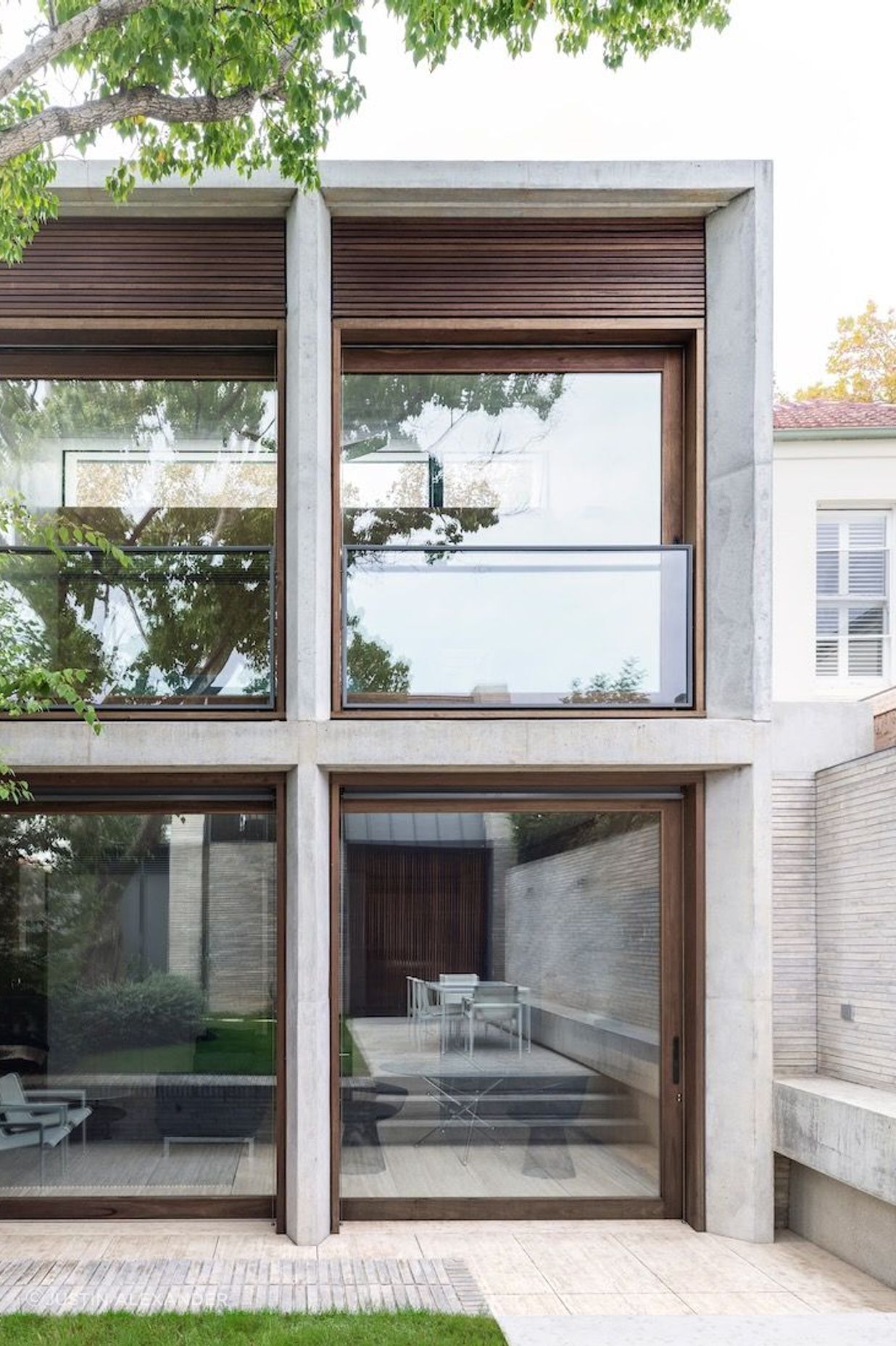 Petersen-K91-bricks-Woollahra-Village-House-view-to-living-daylight.jpeg