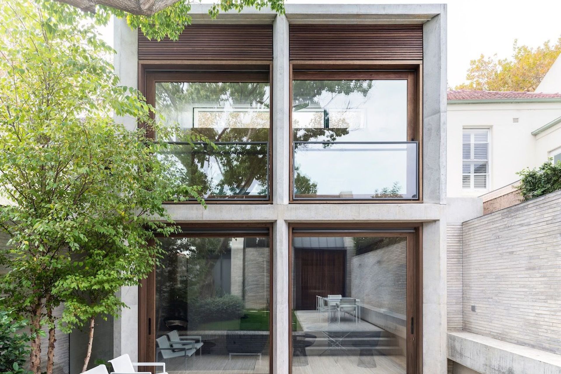Petersen-K91-bricks-Woollahra-Village-House-view-to-living-daylight.jpeg