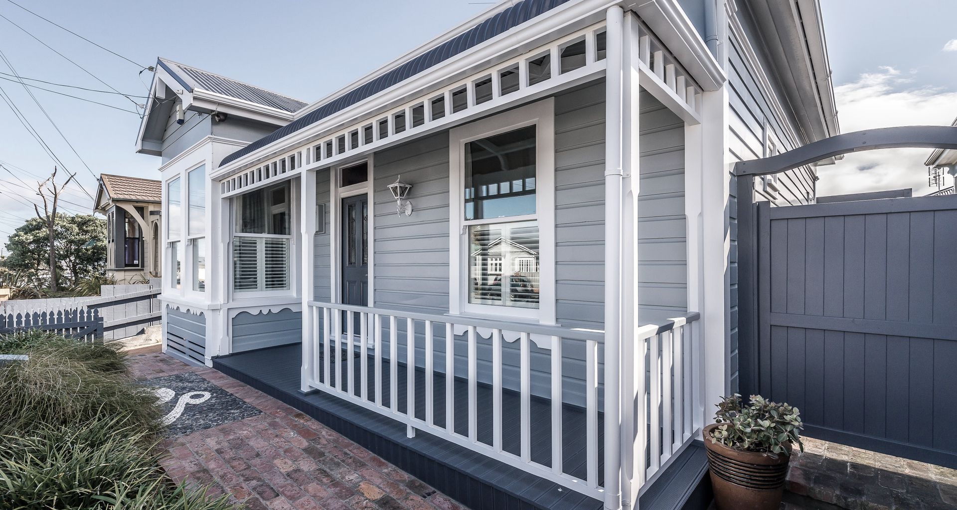 Petone Villa banner