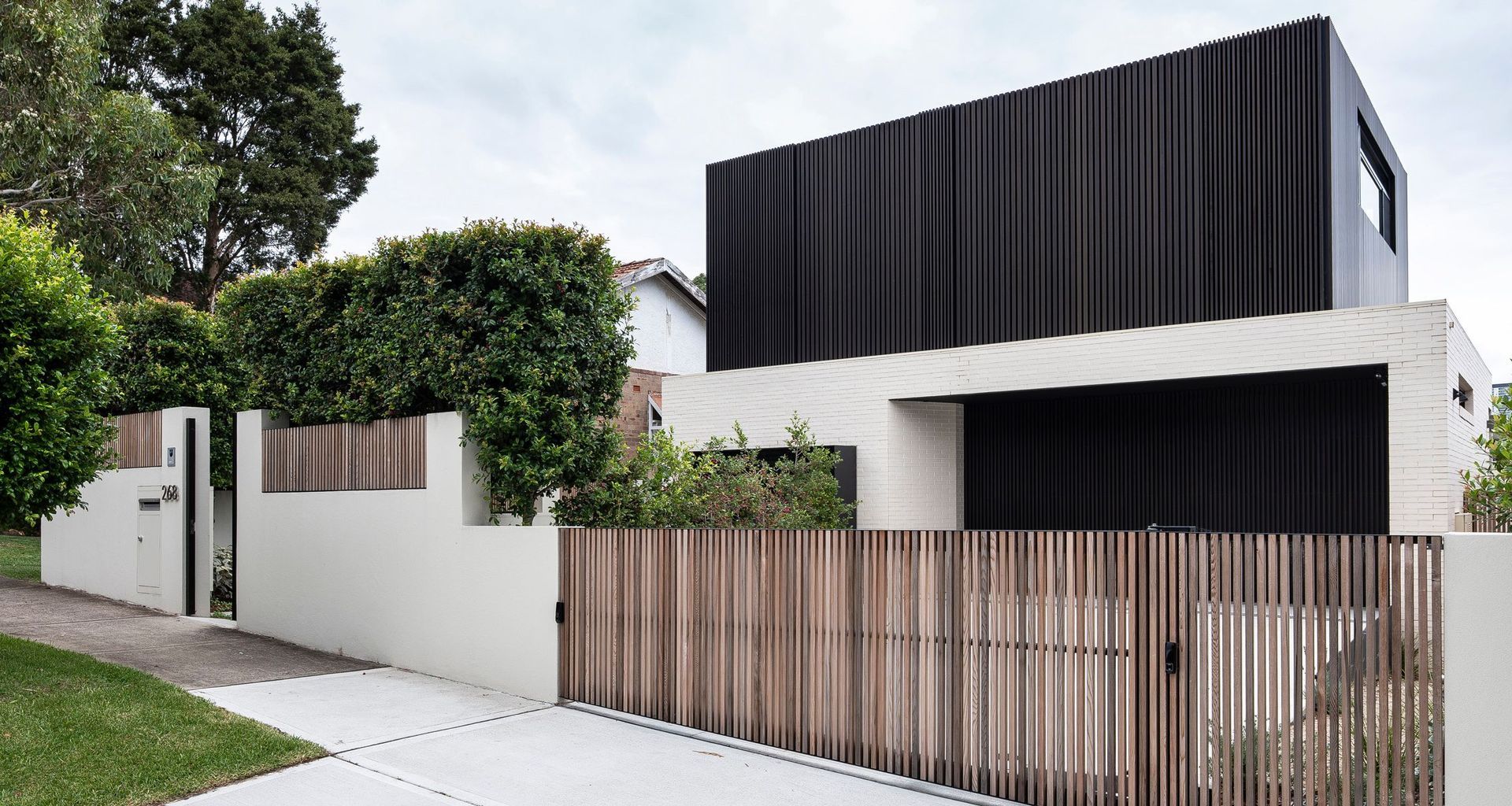 Pipi House banner
