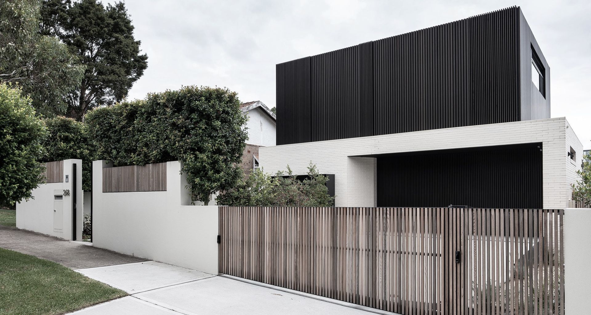 Pipi House banner