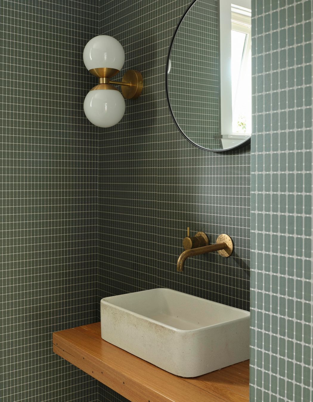 Pop-TopColour-and-interest-seen-in-the-bathroom-detailSam-Hartnett-Photographer7.jpg
