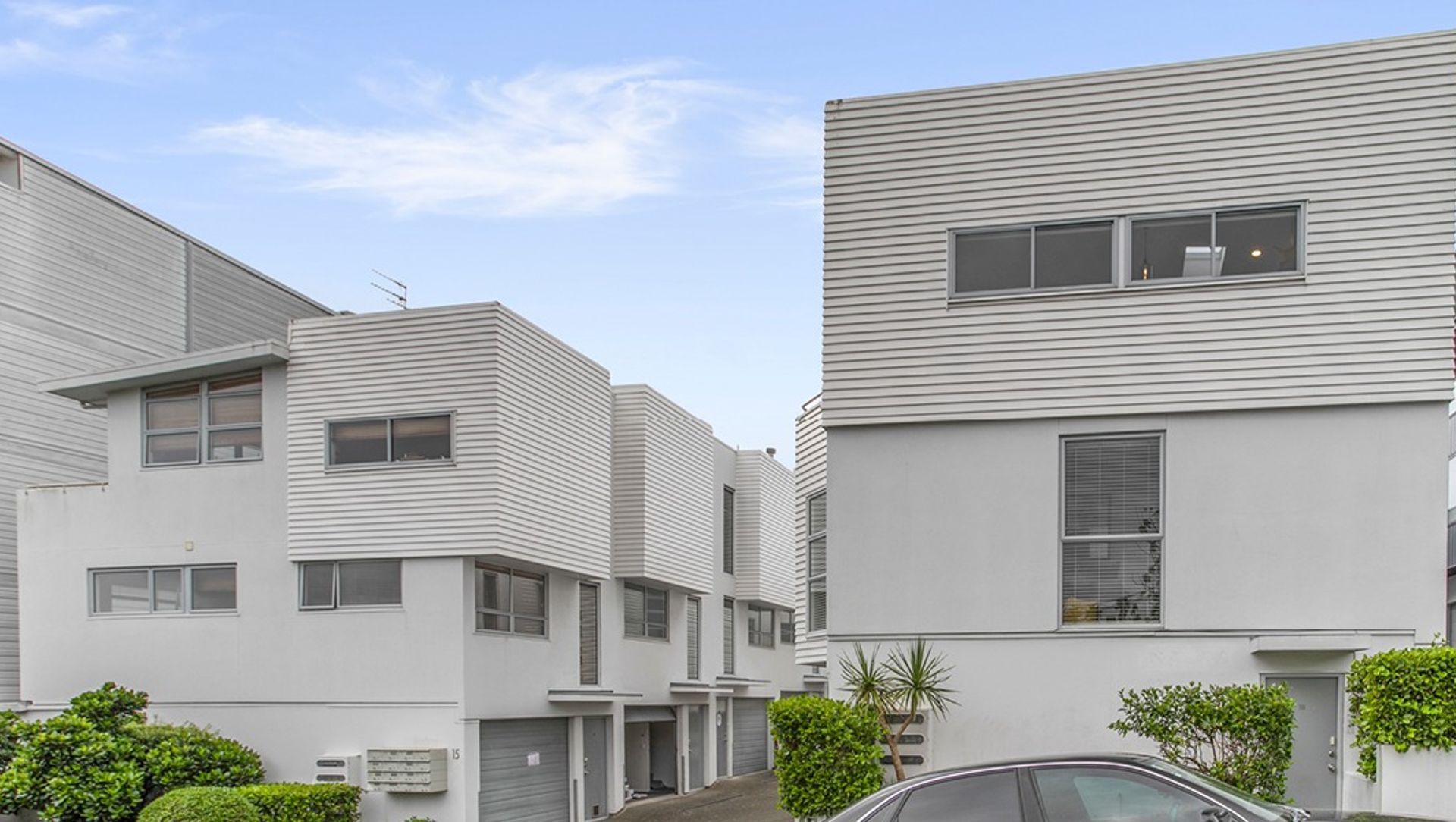 Modern Townhouse banner