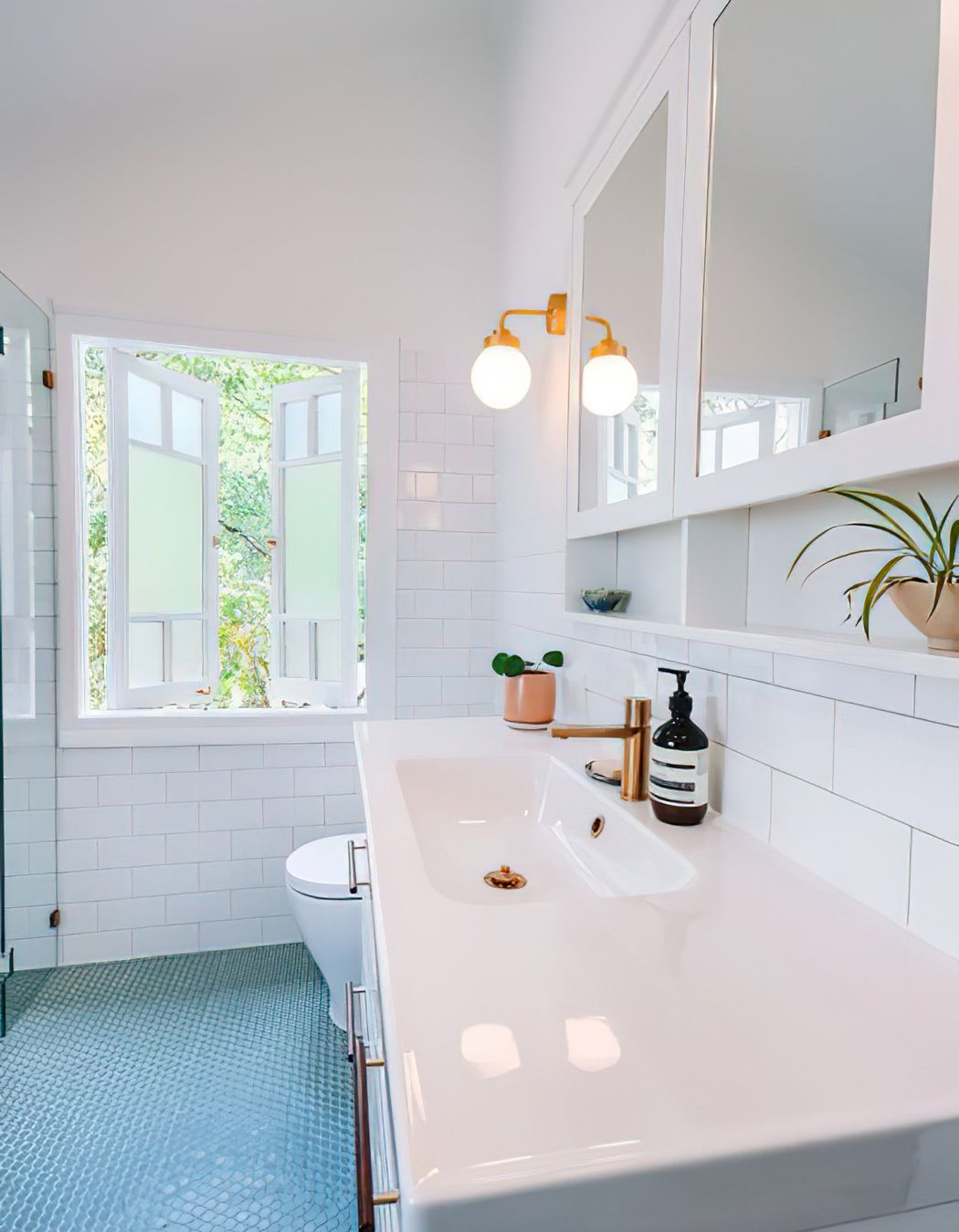 Project Bardon Main Bathroom