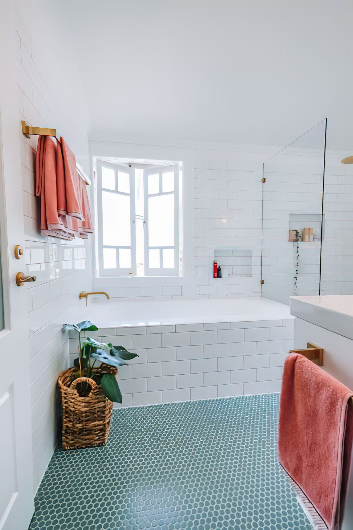 Project Bardon Main Bathroom