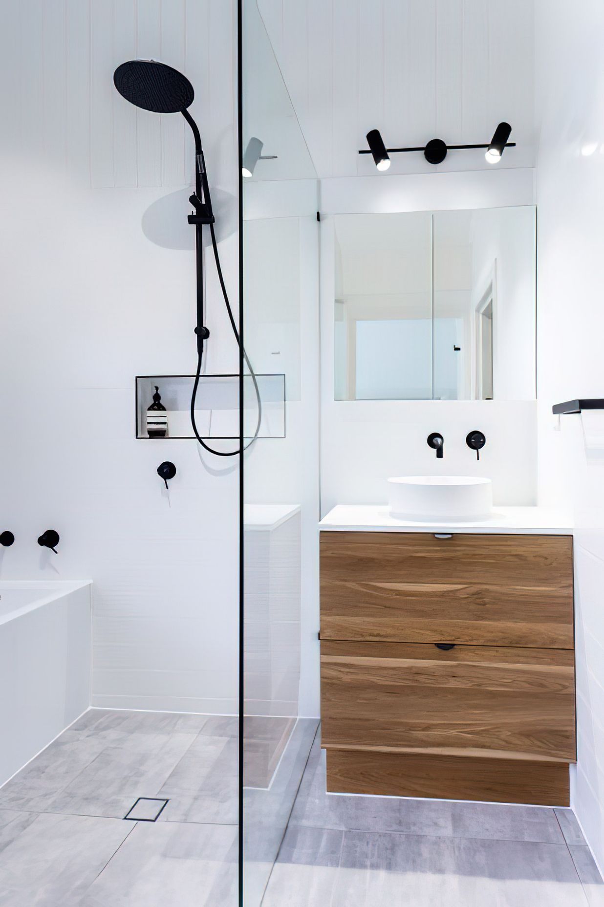 Project Wynnum Main Bathroom