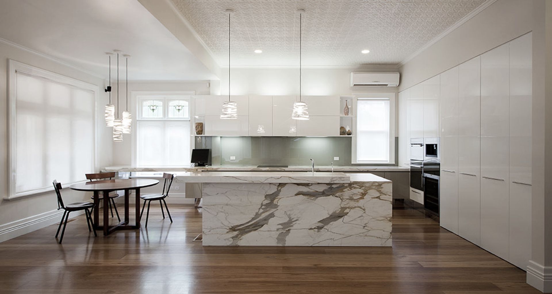 Chrystal Residence, Hawthorn banner