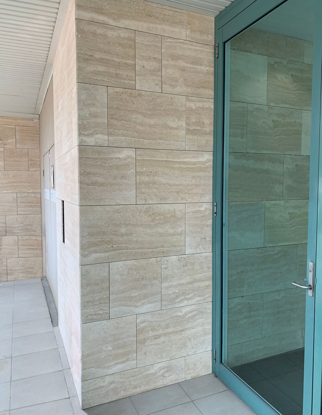 Coliseum Striato Vein Cut Travertine | Project by McCann Constructions
