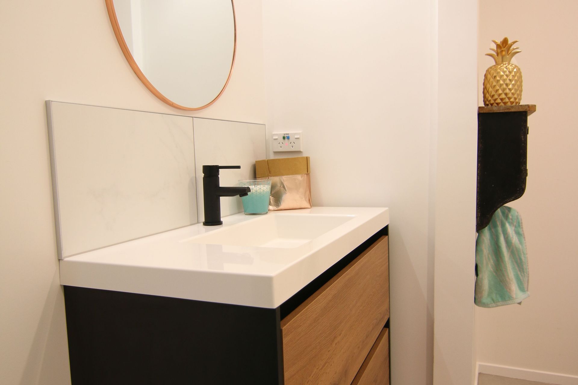 Carlton St, Hillsborough