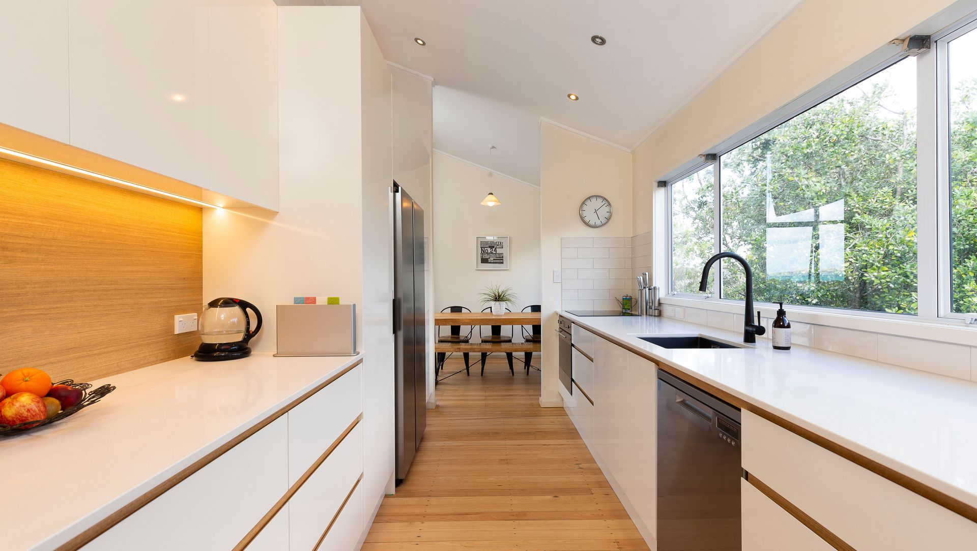 A Innovative And Modern Kitchen Design In Kohimarama banner