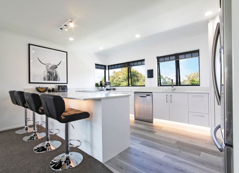 A Gleaming Modern Kitchen In Sunnyvale, Auckland