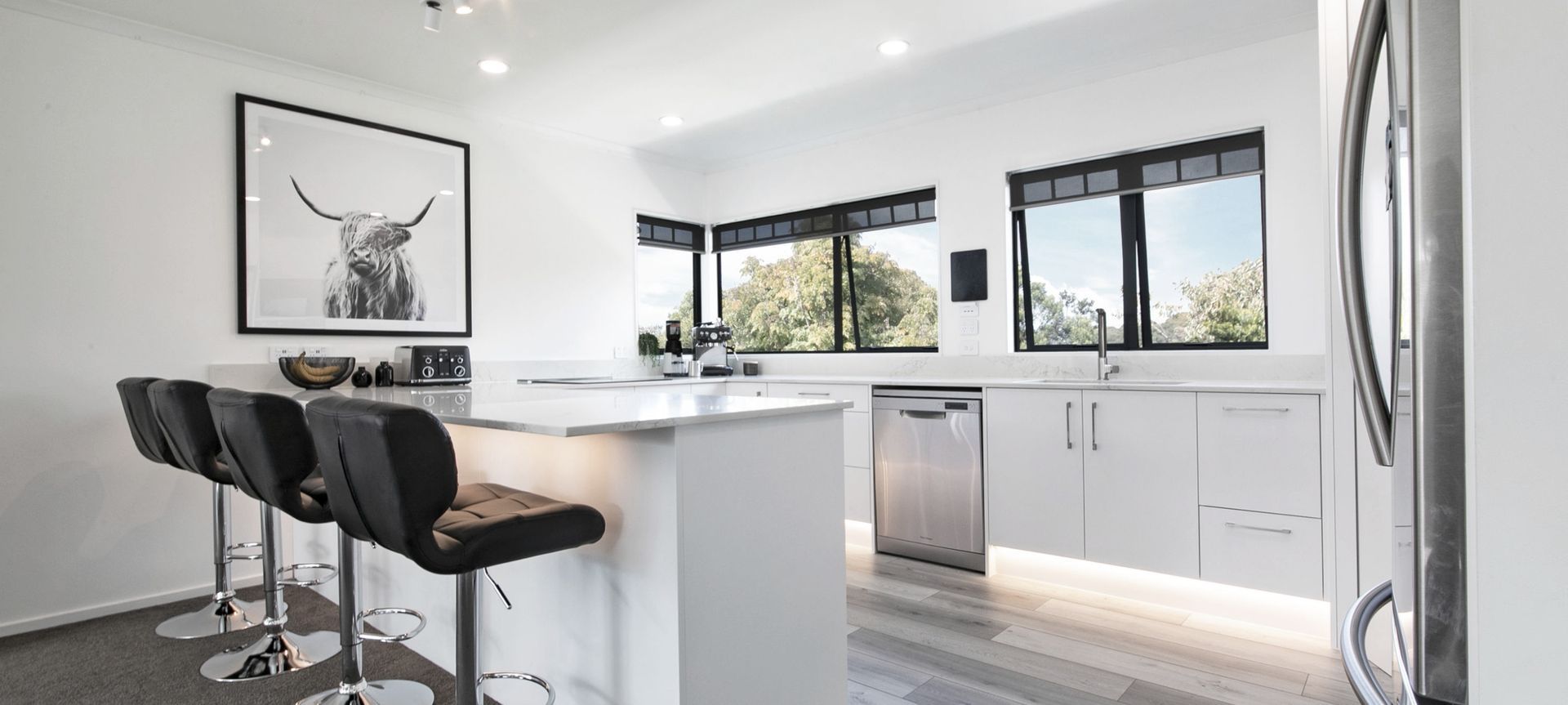A Gleaming Modern Kitchen In Sunnyvale, Auckland banner