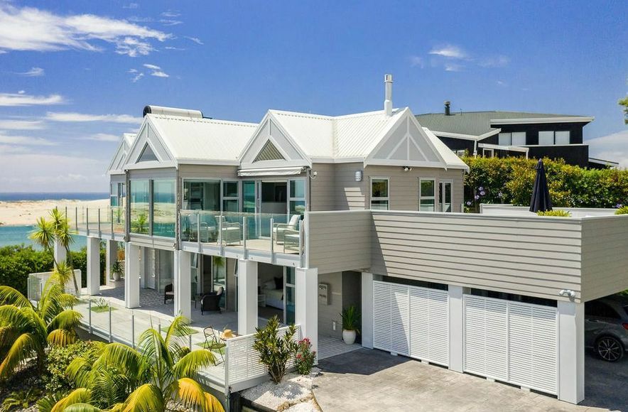 Mangawhai Heads 80's Beach House Renovation