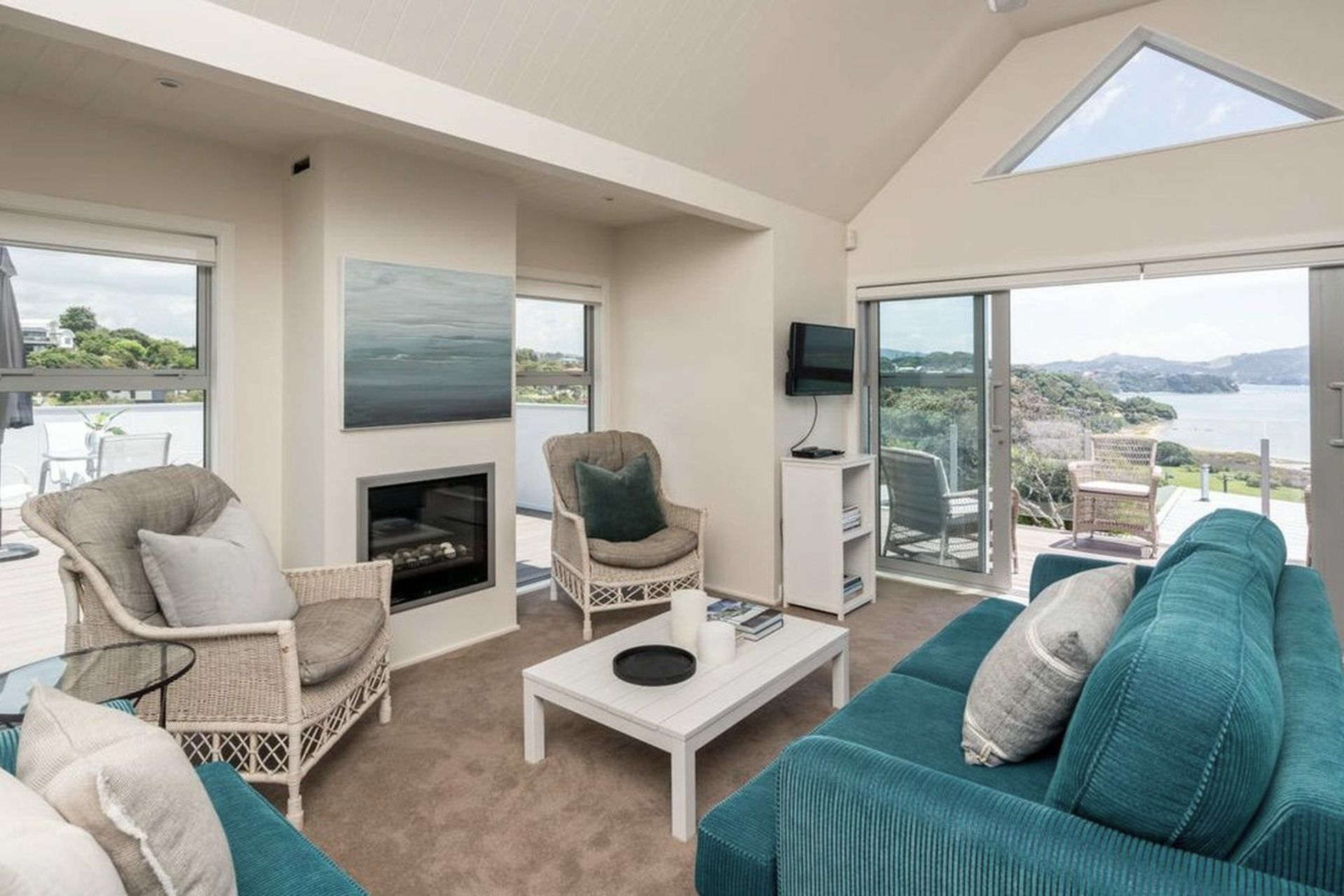 Mangawhai Heads 80's Beach House Renovation