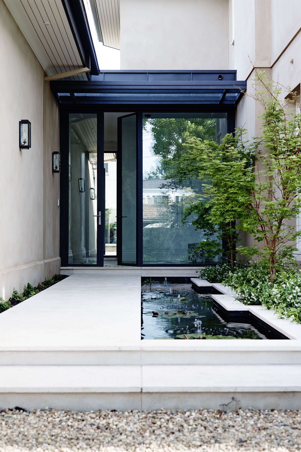 Rob-Mills-Carrical-entrance.jpg