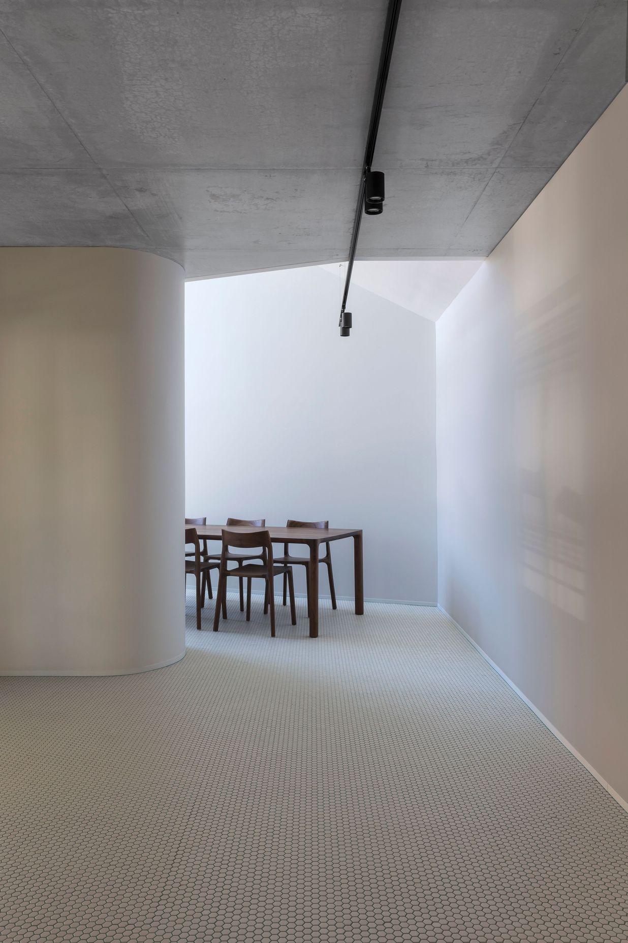 SDS-1117-Crown-515-24-Interior.jpg