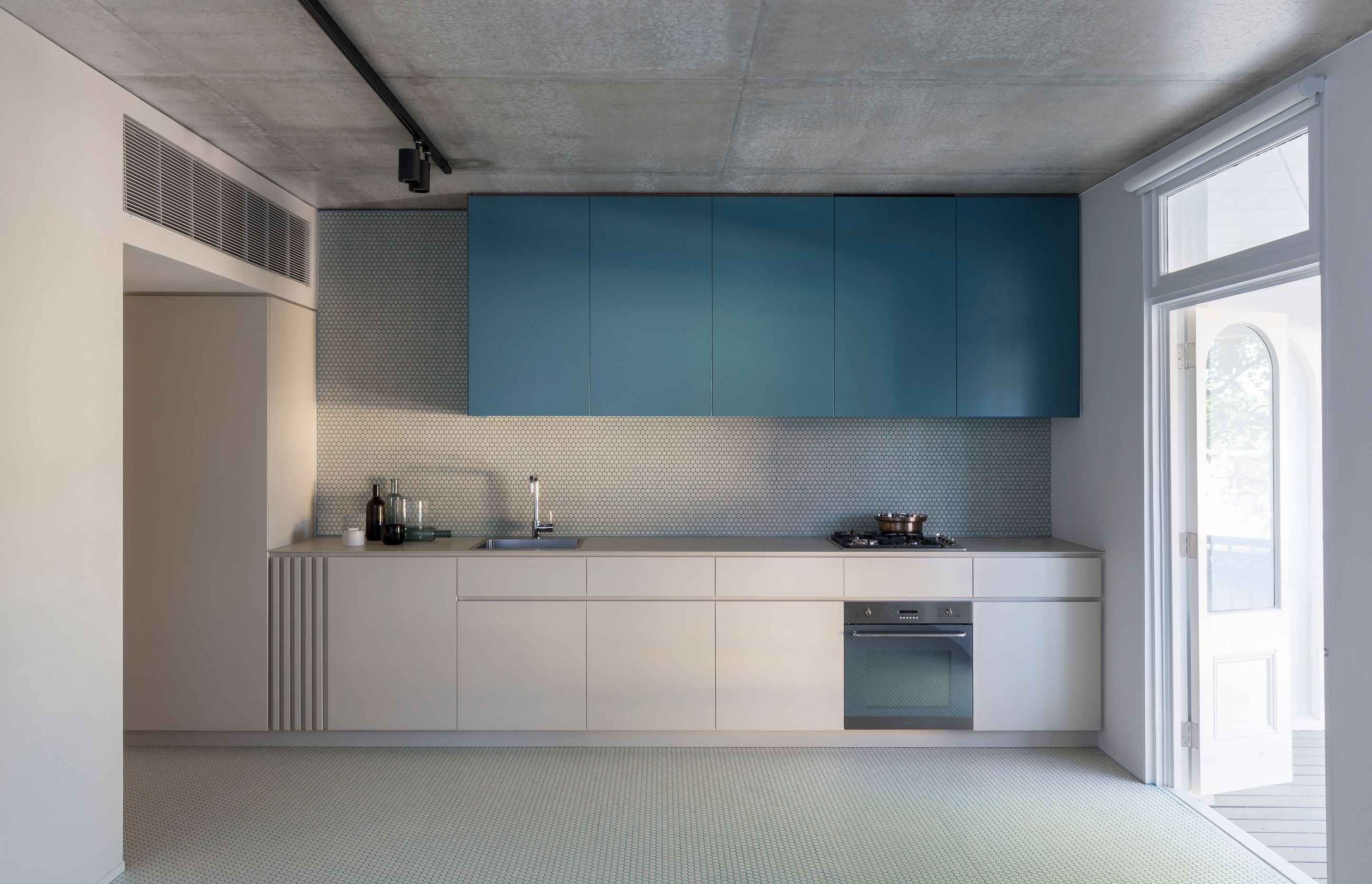 SDS-1117-Crown-515-28-Interior.jpg