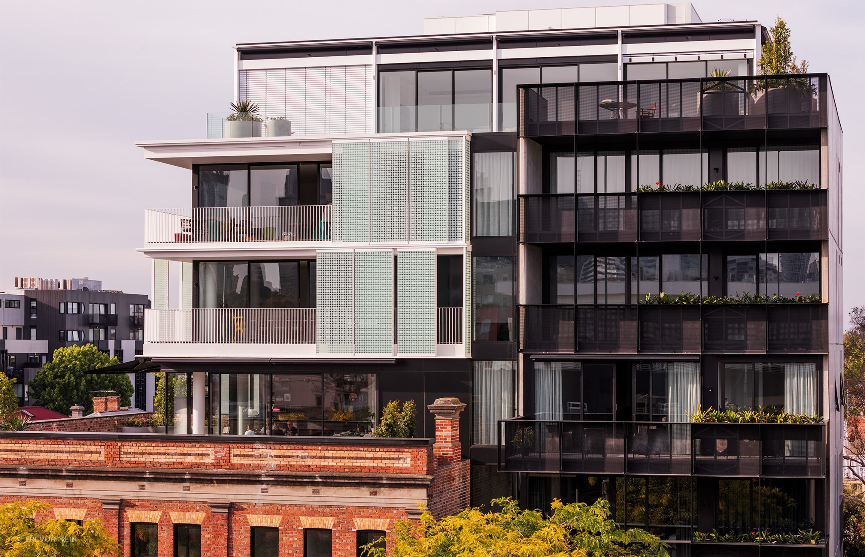 SF-External-Venetian-Blinds-FitzroyHouse-JCBA-Trevor-Mein-Photo01-clean-v4.jpg