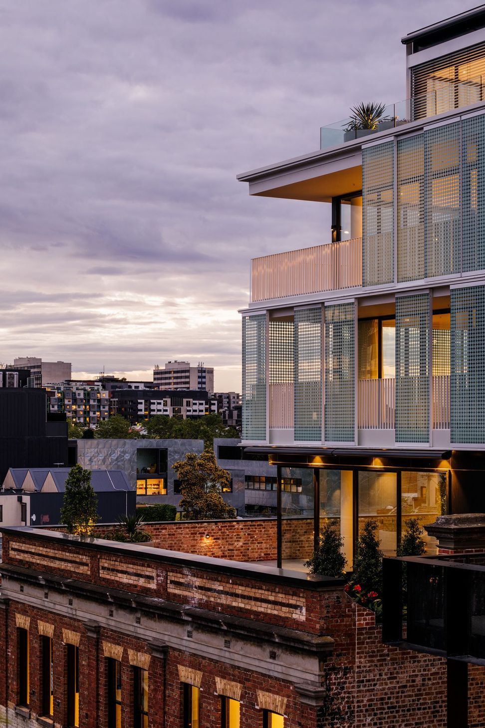 SF-External-Venetian-Blinds-FitzroyHouse-JCBA-Trevor-Mein-Photo02.jpg