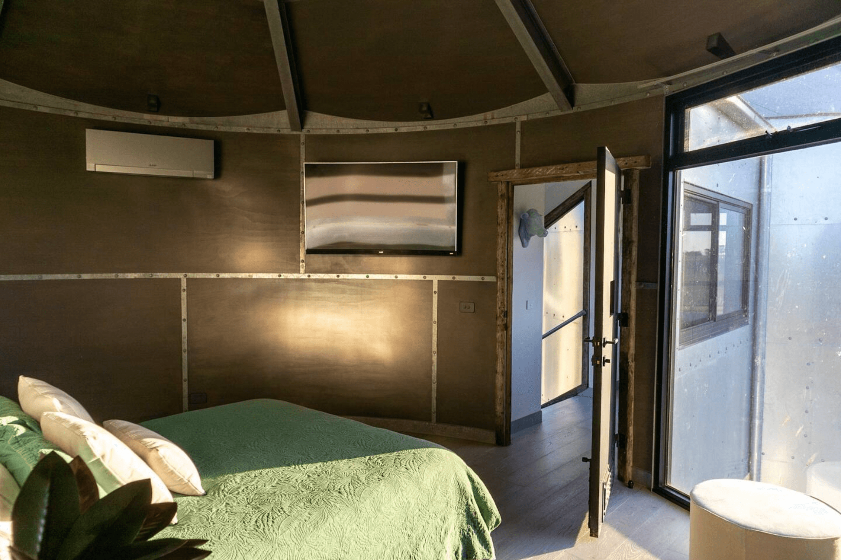 SG-Super-9-Silo-House-Inverloch-VIC-Interior-34.png