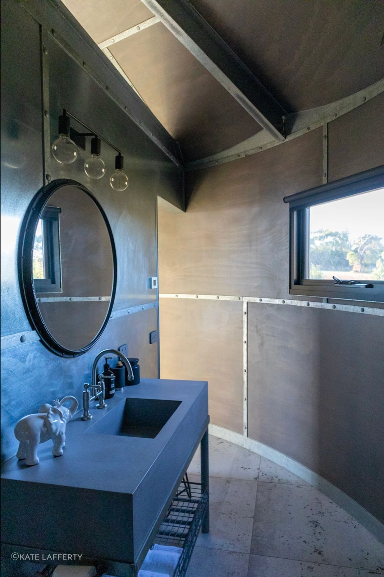 SG-Super-9-Silo-House-Inverloch-VIC-Interior-36.png