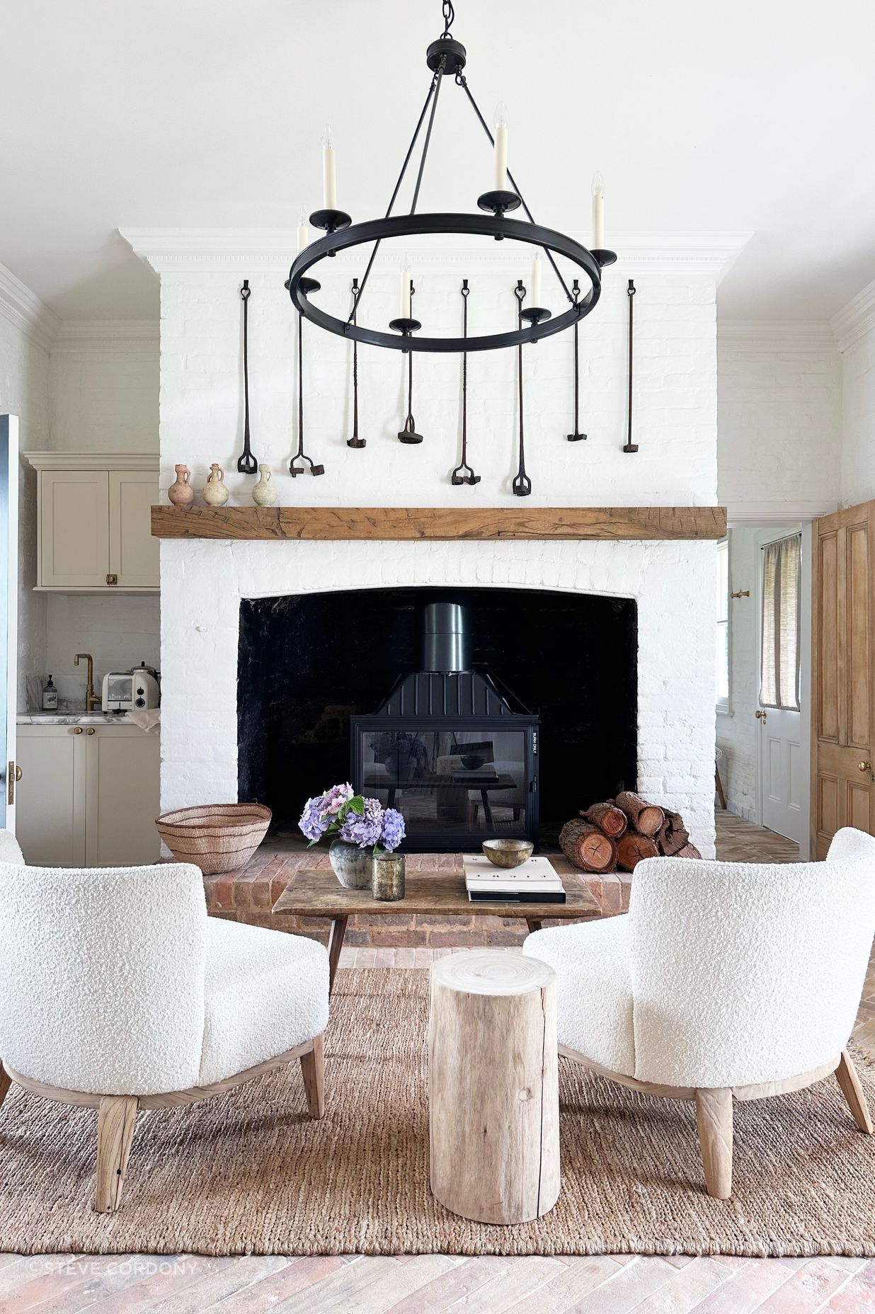 The Seguin Super 9 elevates the ambiance of this restored country property