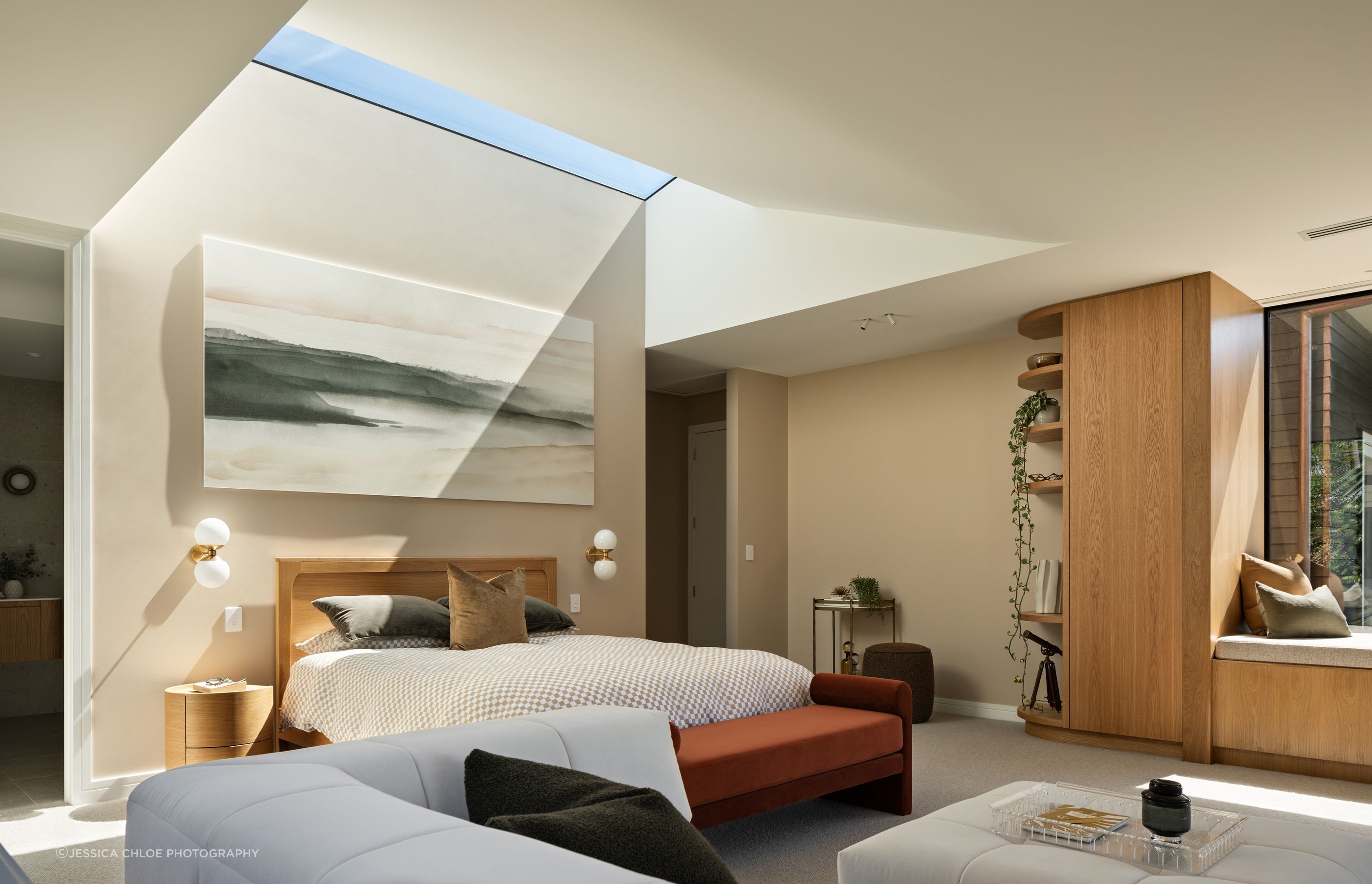SHIFTING-FOCUSINTERIOR-SKYLIGHTJESSICA-CHLOE-04.jpg