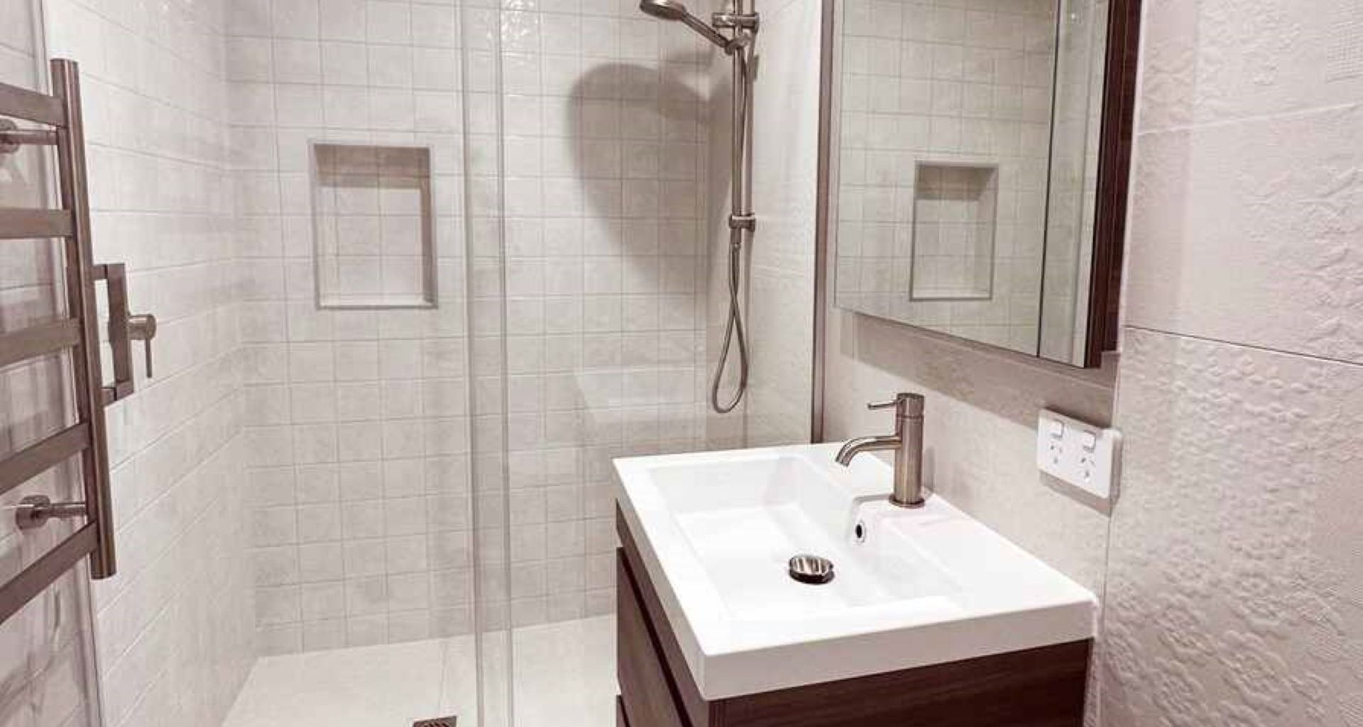 Luxury Bathroom With Brushed Nickel Colour Theme banner