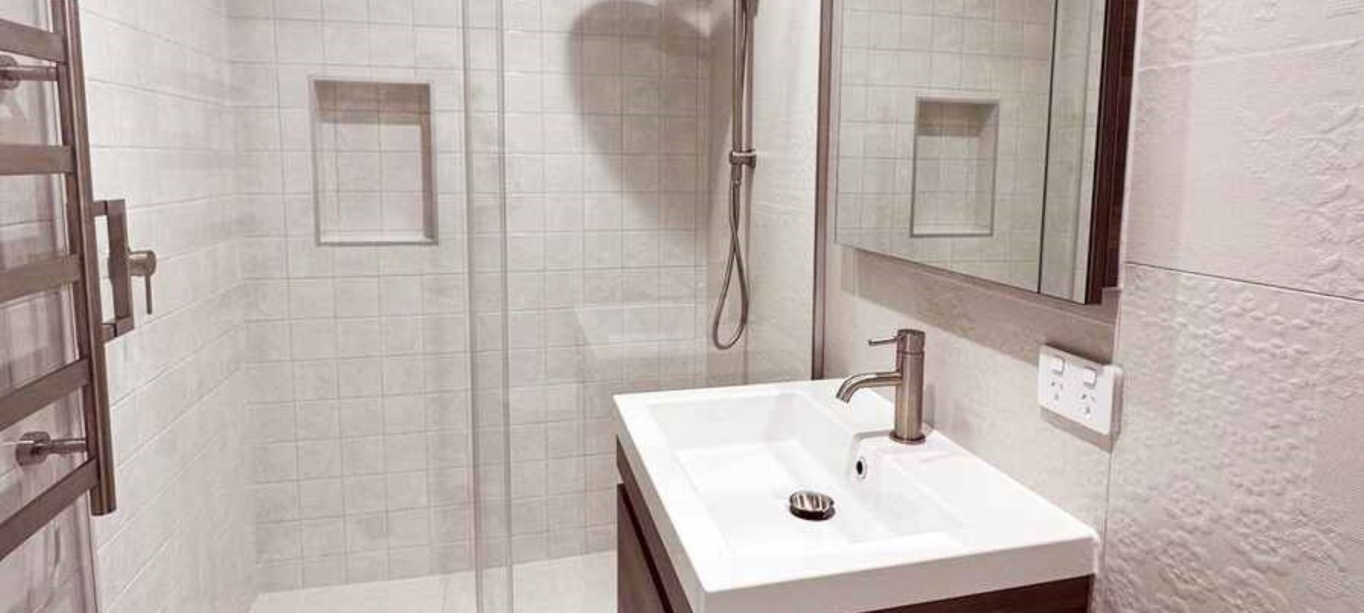 Luxury Bathroom With Brushed Nickel Colour Theme banner