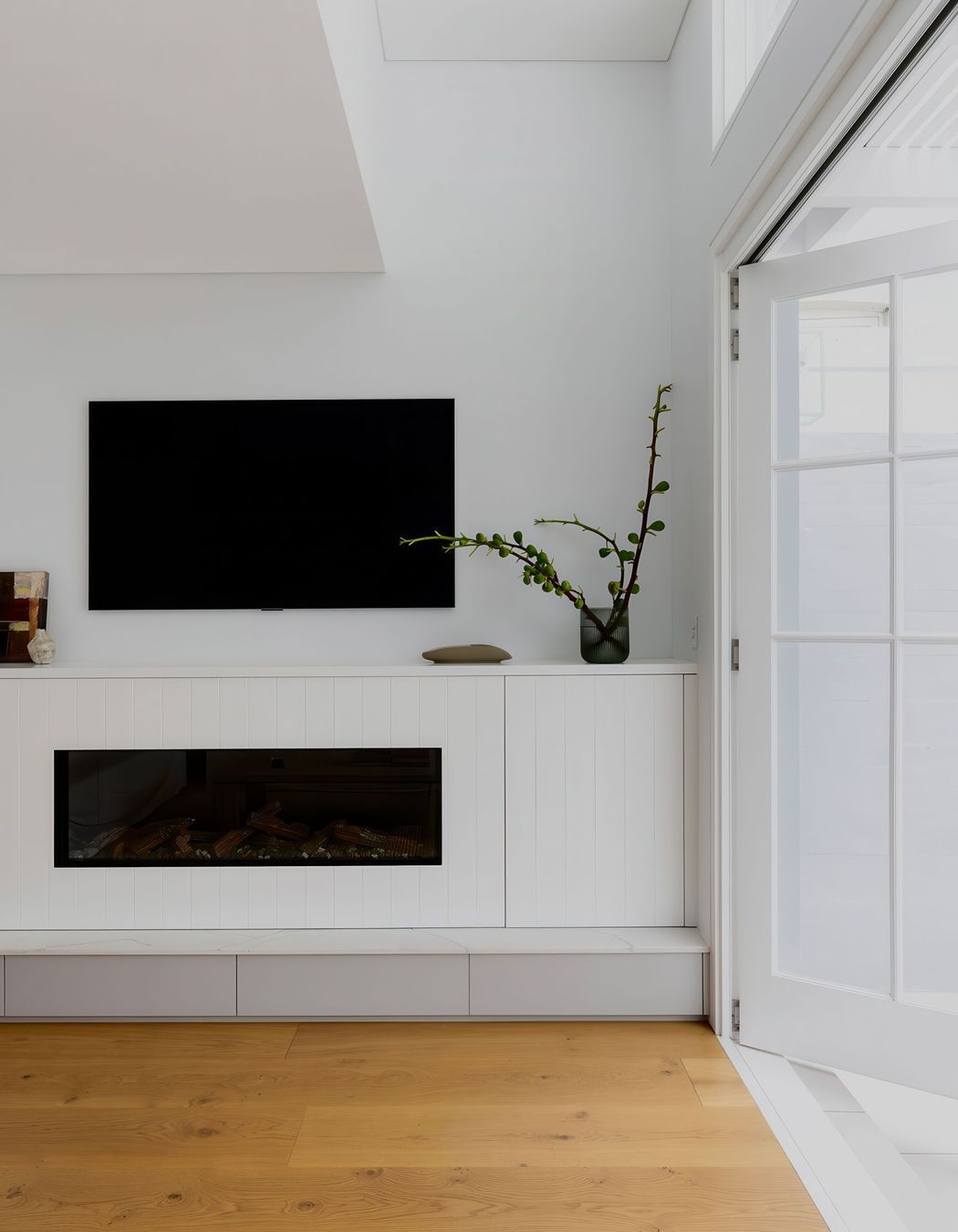 SSD-StudioFilligree-HouseLiving-02TV-gigapixel-low-resolution-v2-16x.jpeg