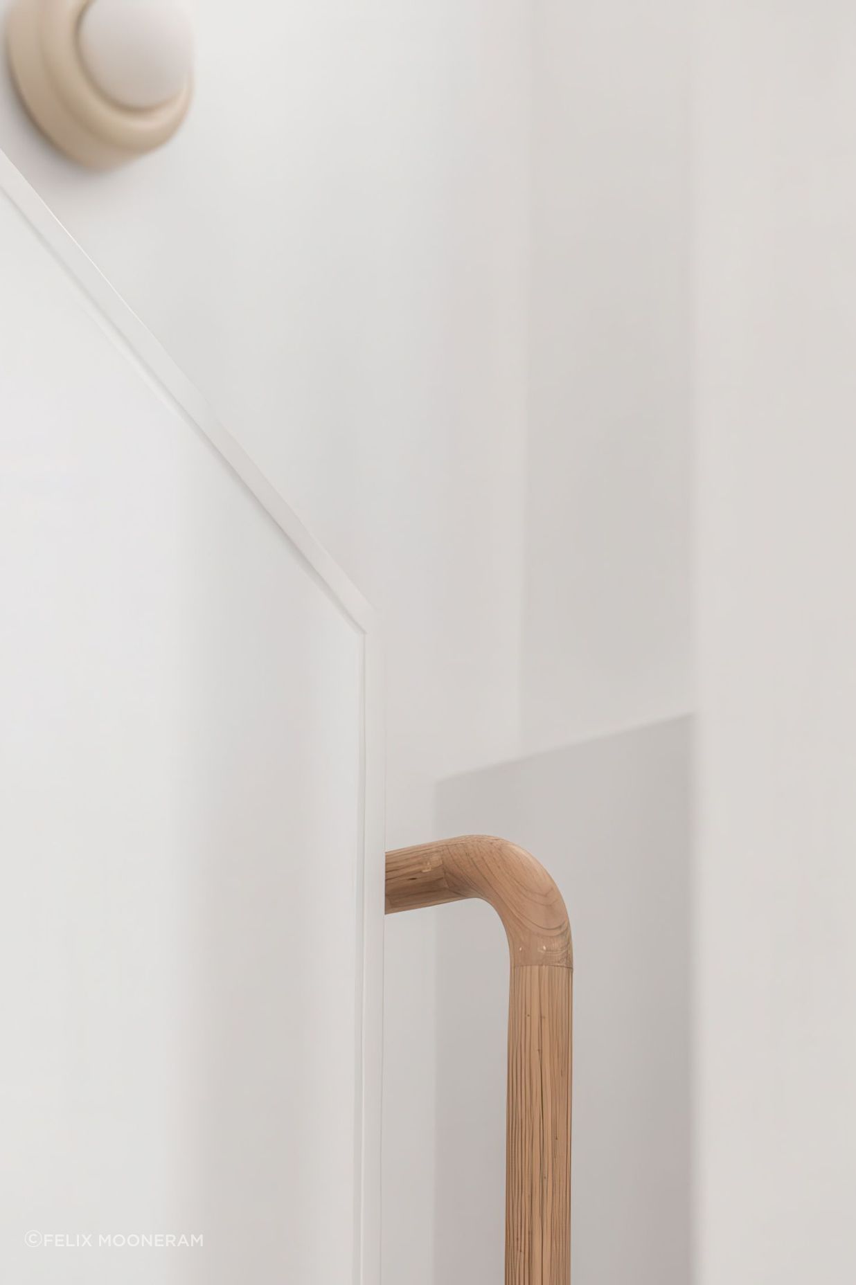 SSD-StudioScreen-HouseLight-and-Stair-detail-gigapixel-standard-v2-25x.jpeg