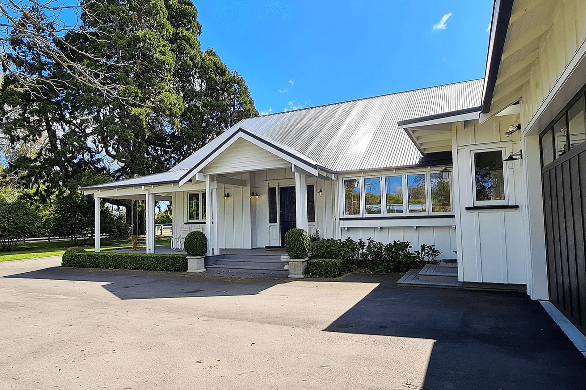 Modern Farmhouse, Frimley