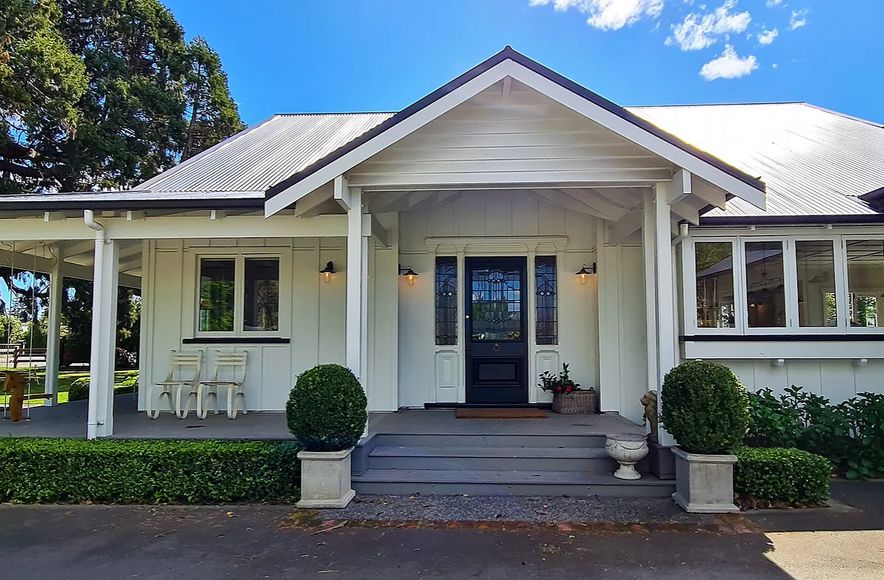 Modern Farmhouse, Frimley