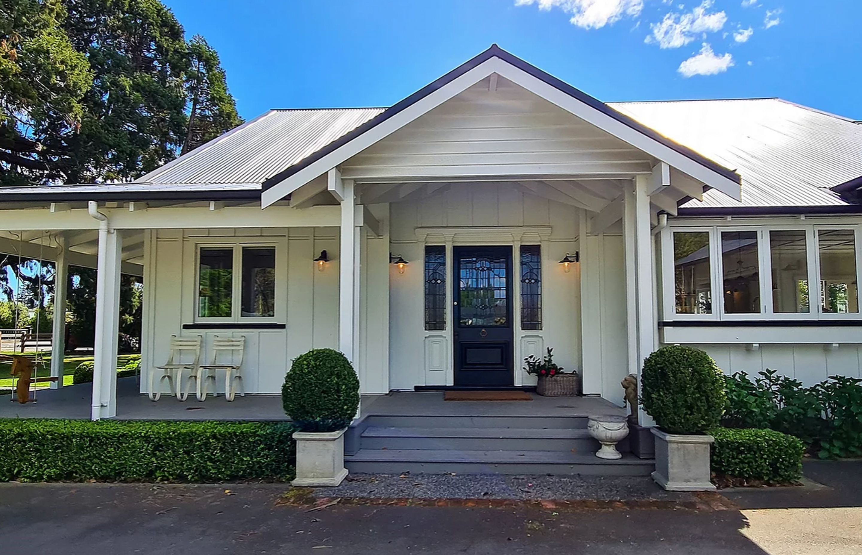 Modern Farmhouse, Frimley