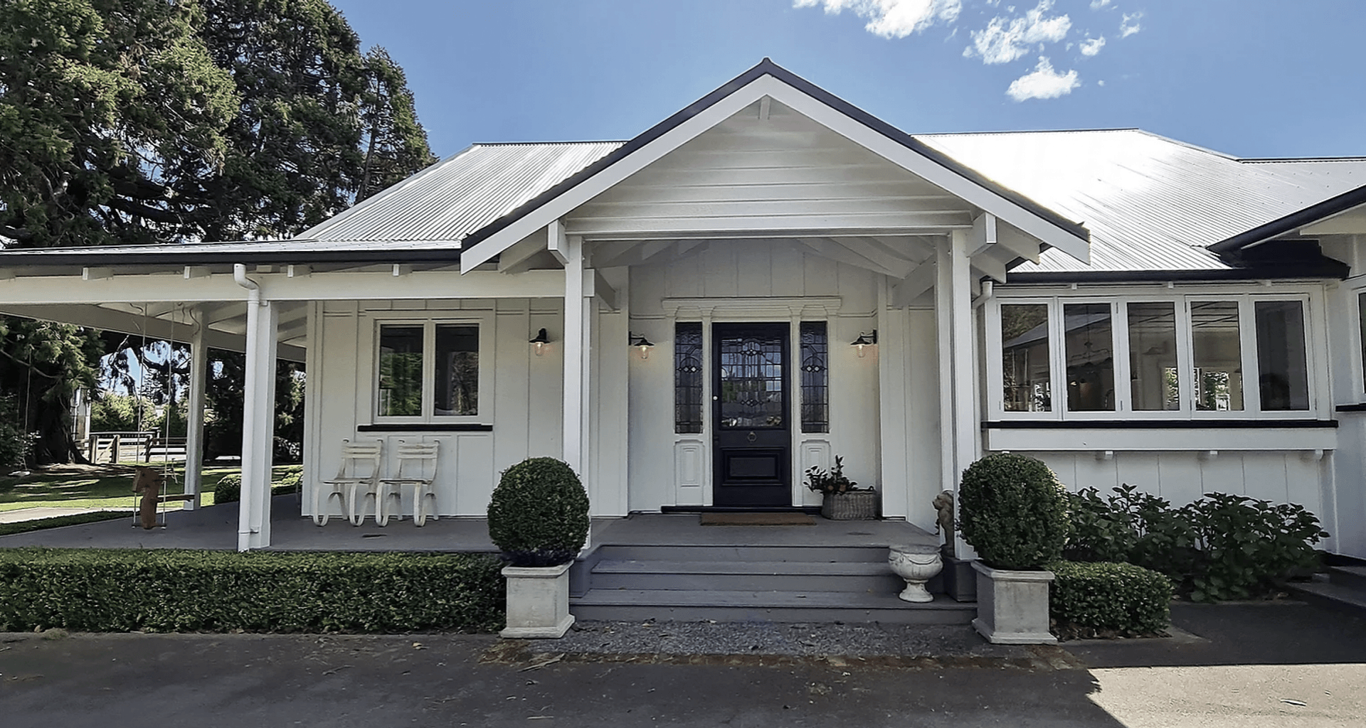 Modern Farmhouse, Frimley banner