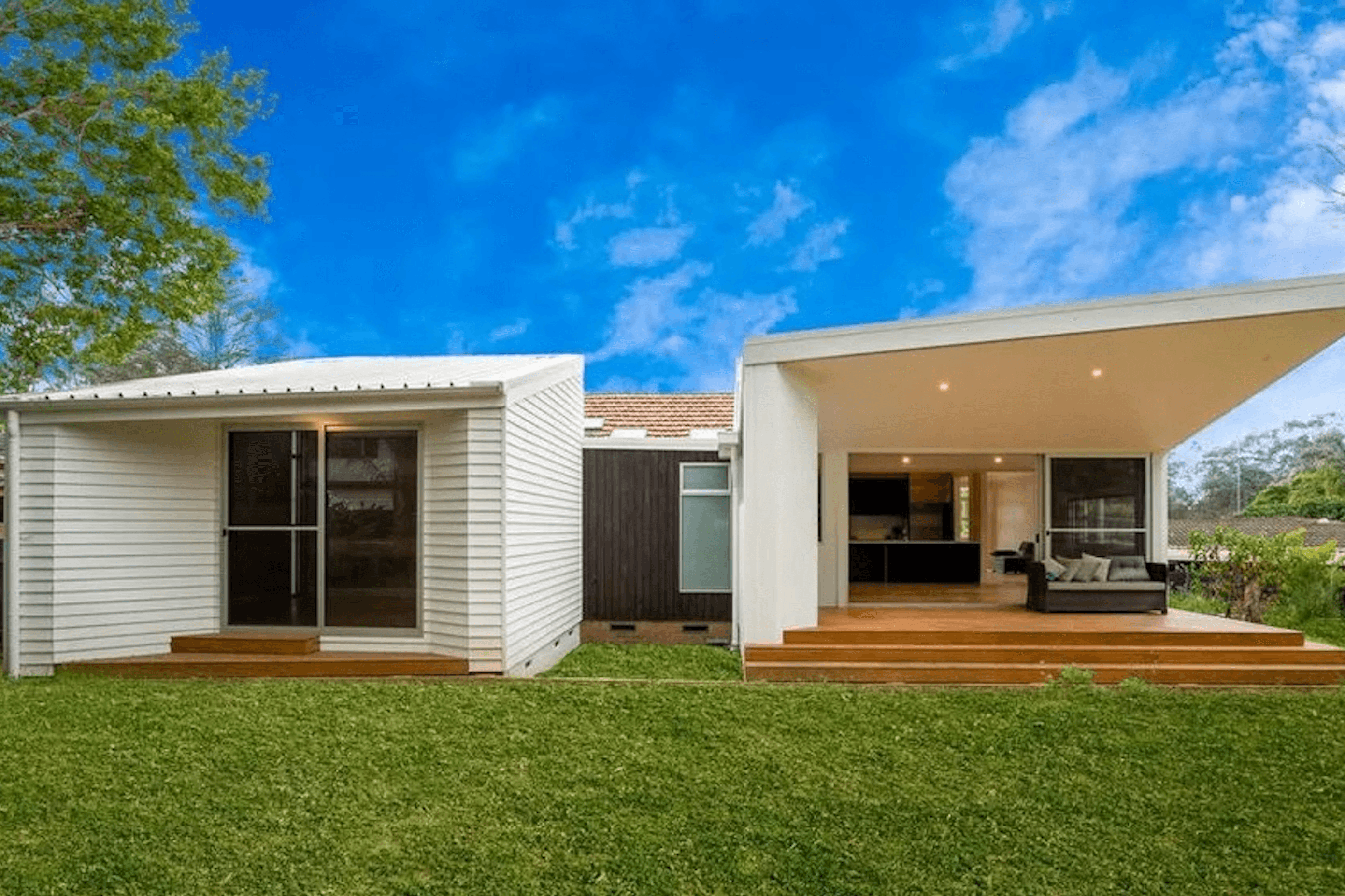 Bedroom wing to the west (left) with Master Bedroom facing the large garden. Rear Living areas follow the east side of the cottage (right) and open onto the large garden
