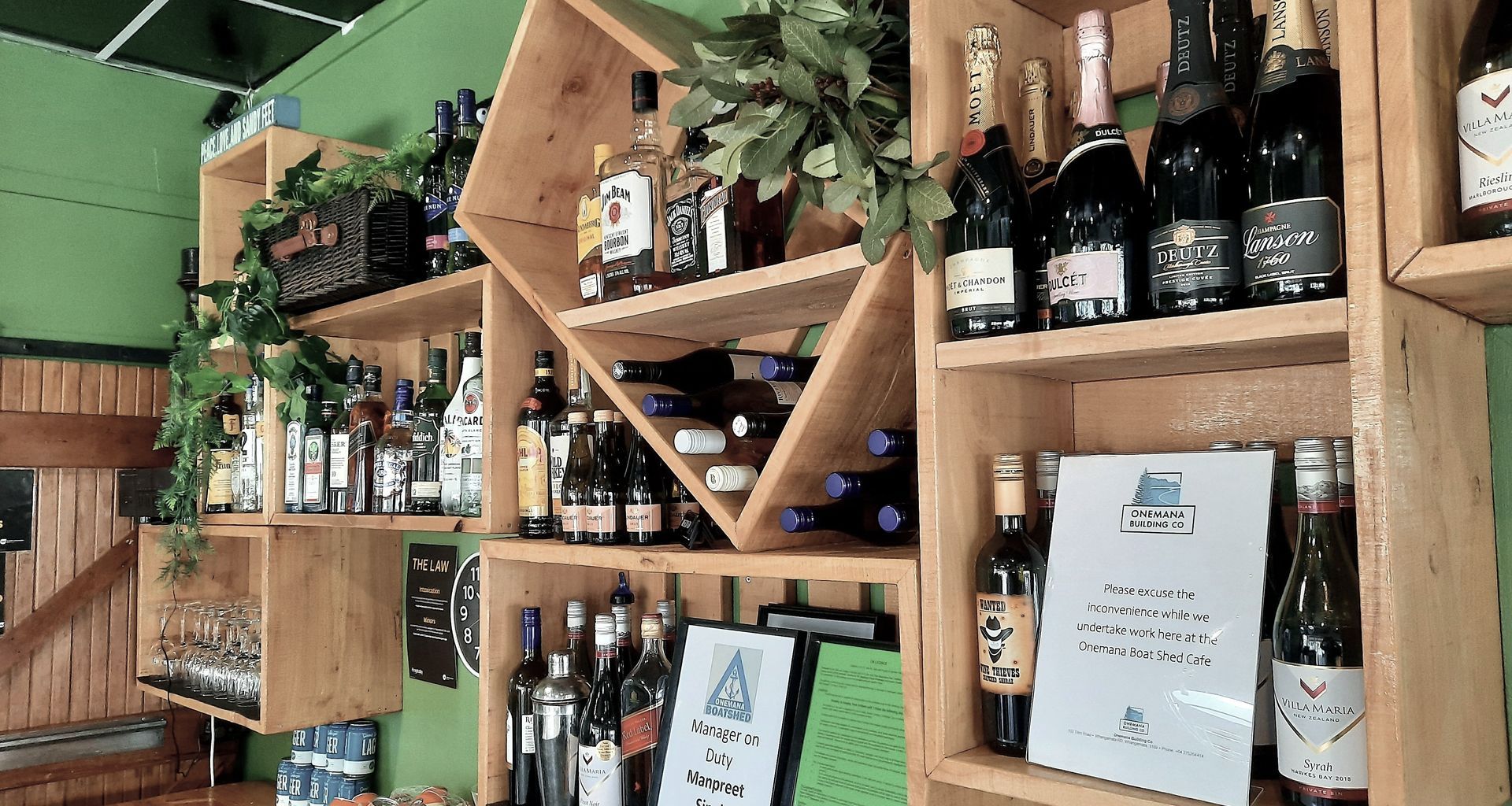 Shelving banner