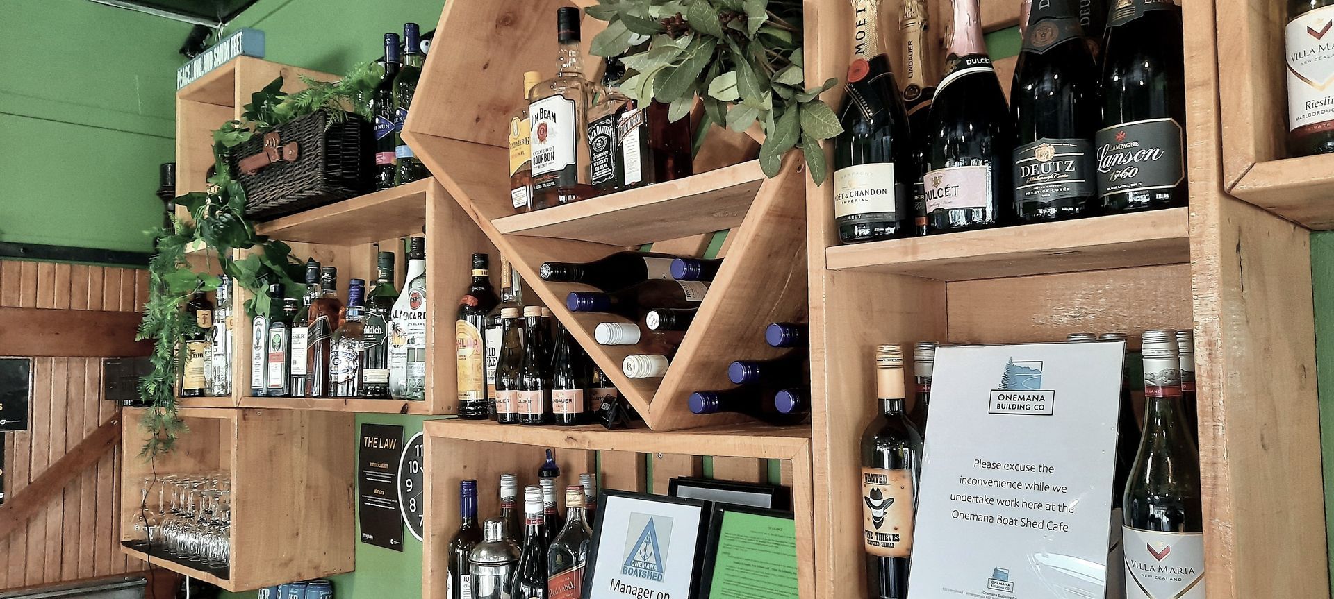 Shelving banner