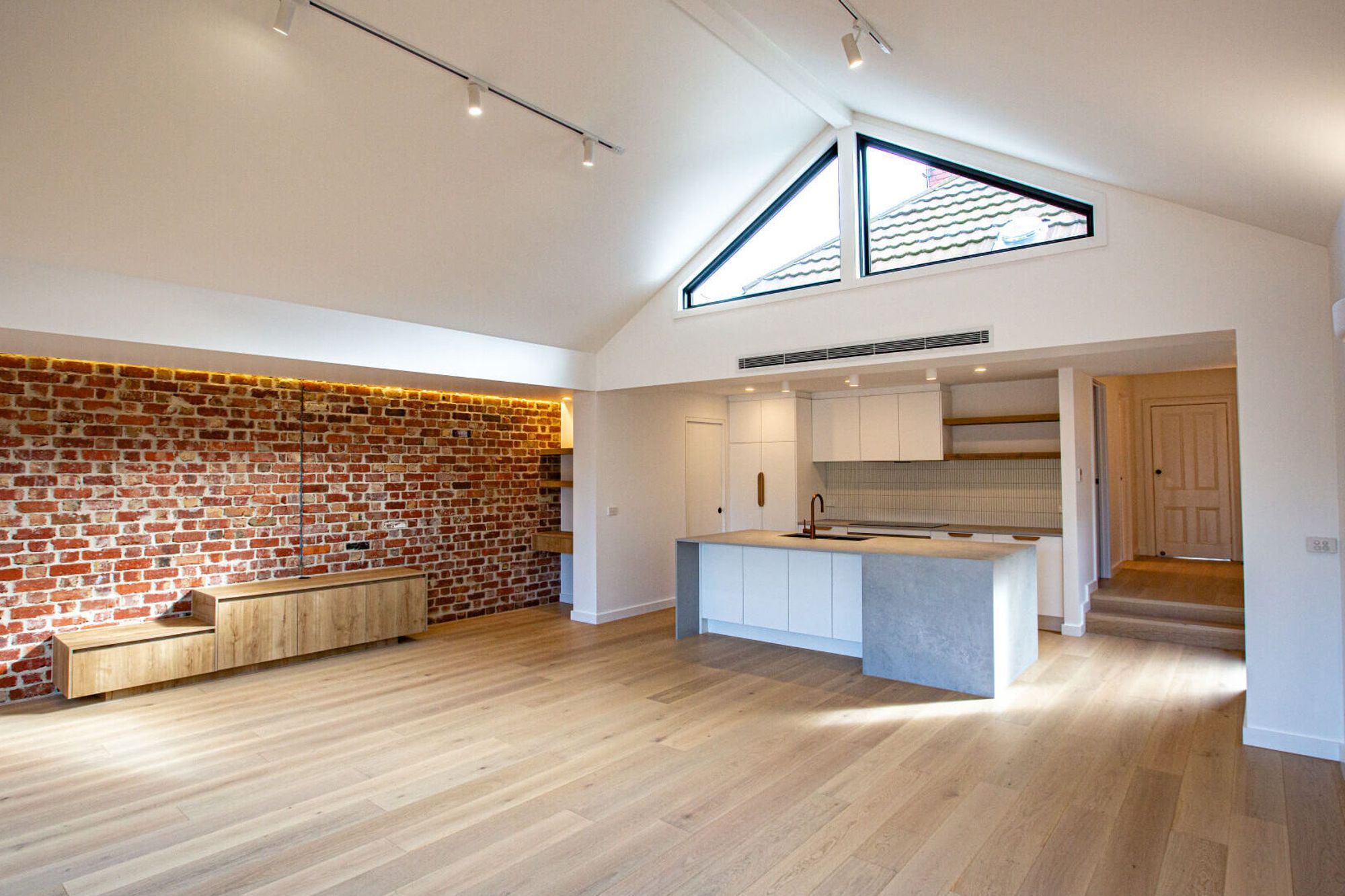 Smith Street, Thornbury