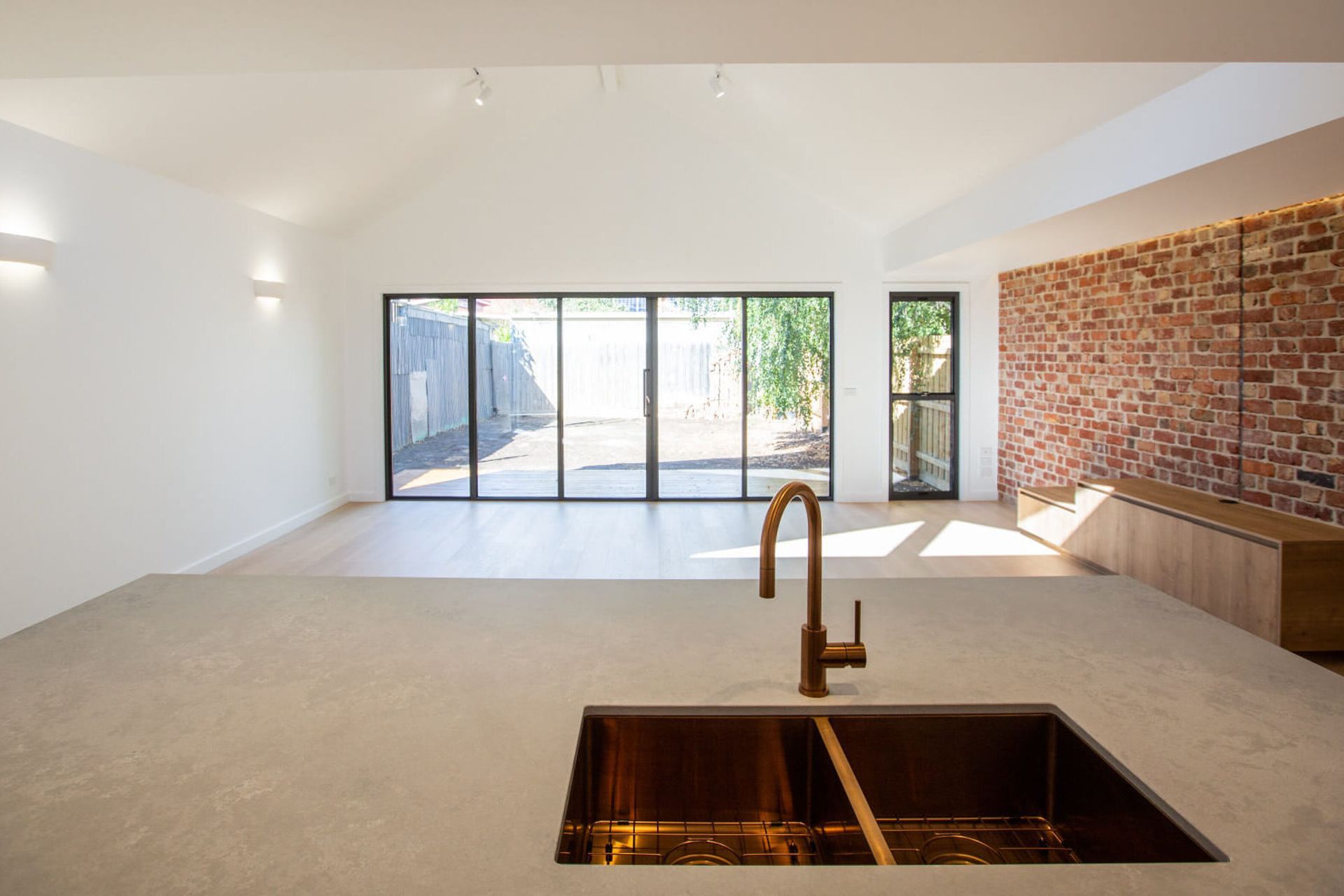 Smith Street, Thornbury