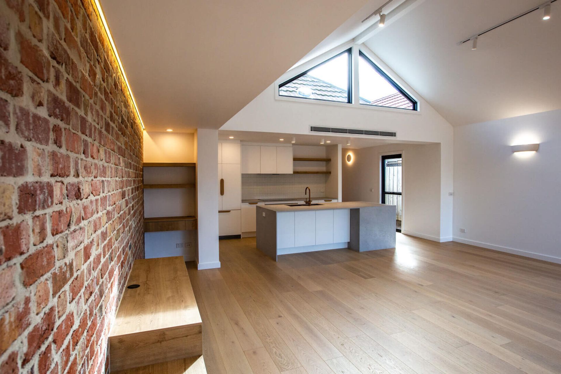 Smith Street, Thornbury