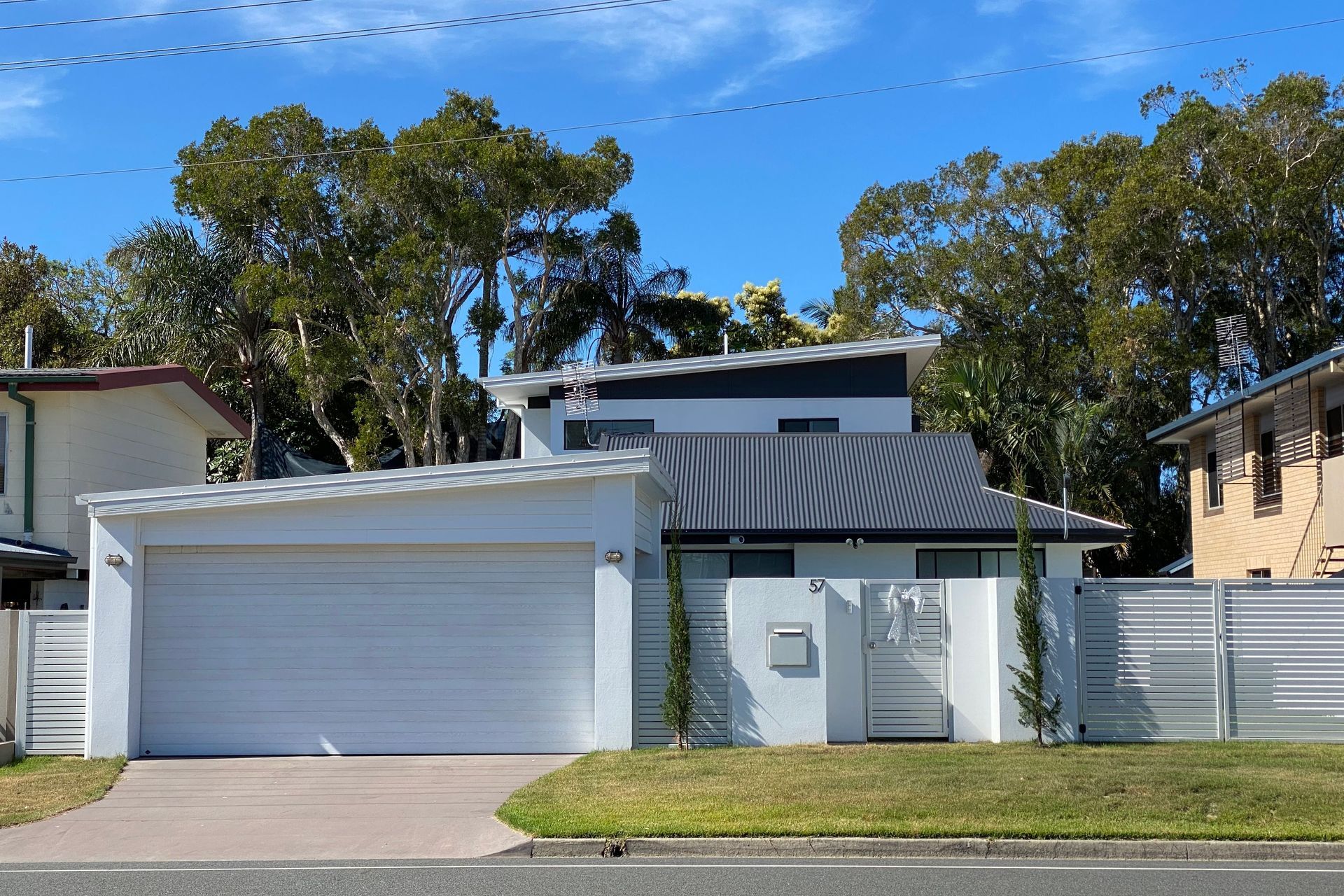 Finished Street Façade - Existing Below