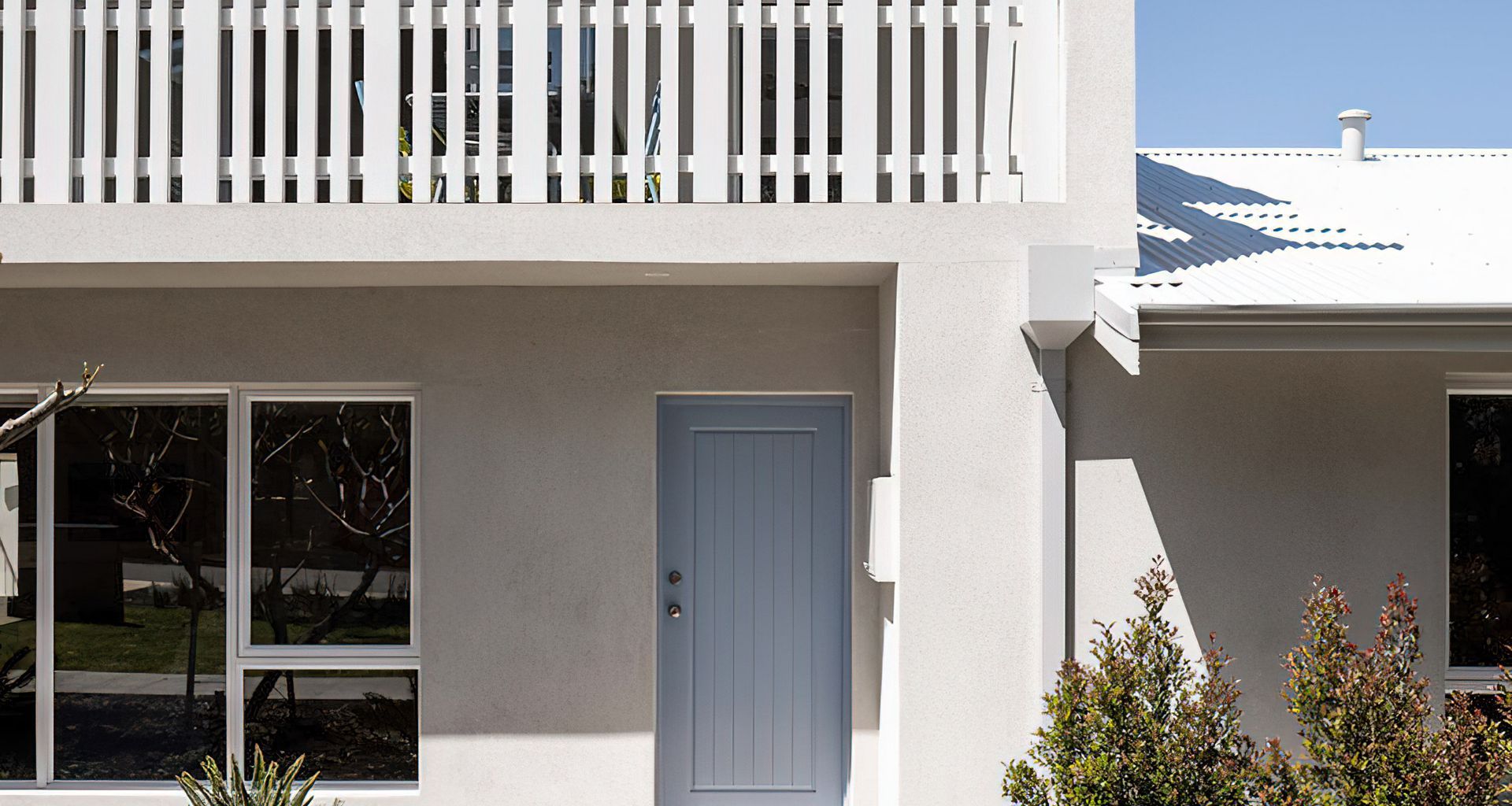 Surfmist House banner