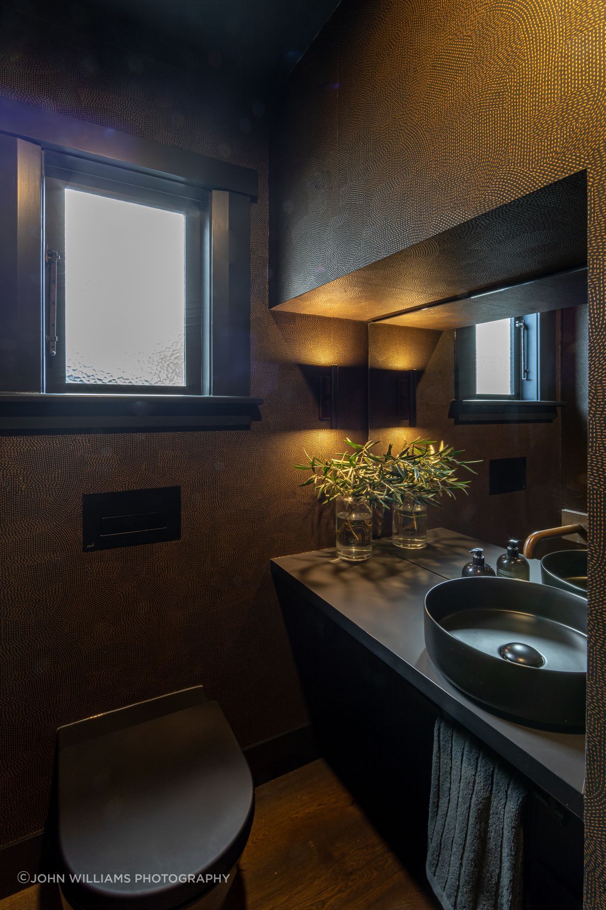 Swanky-powder-room-full-shot-portrait-woodside.jpg